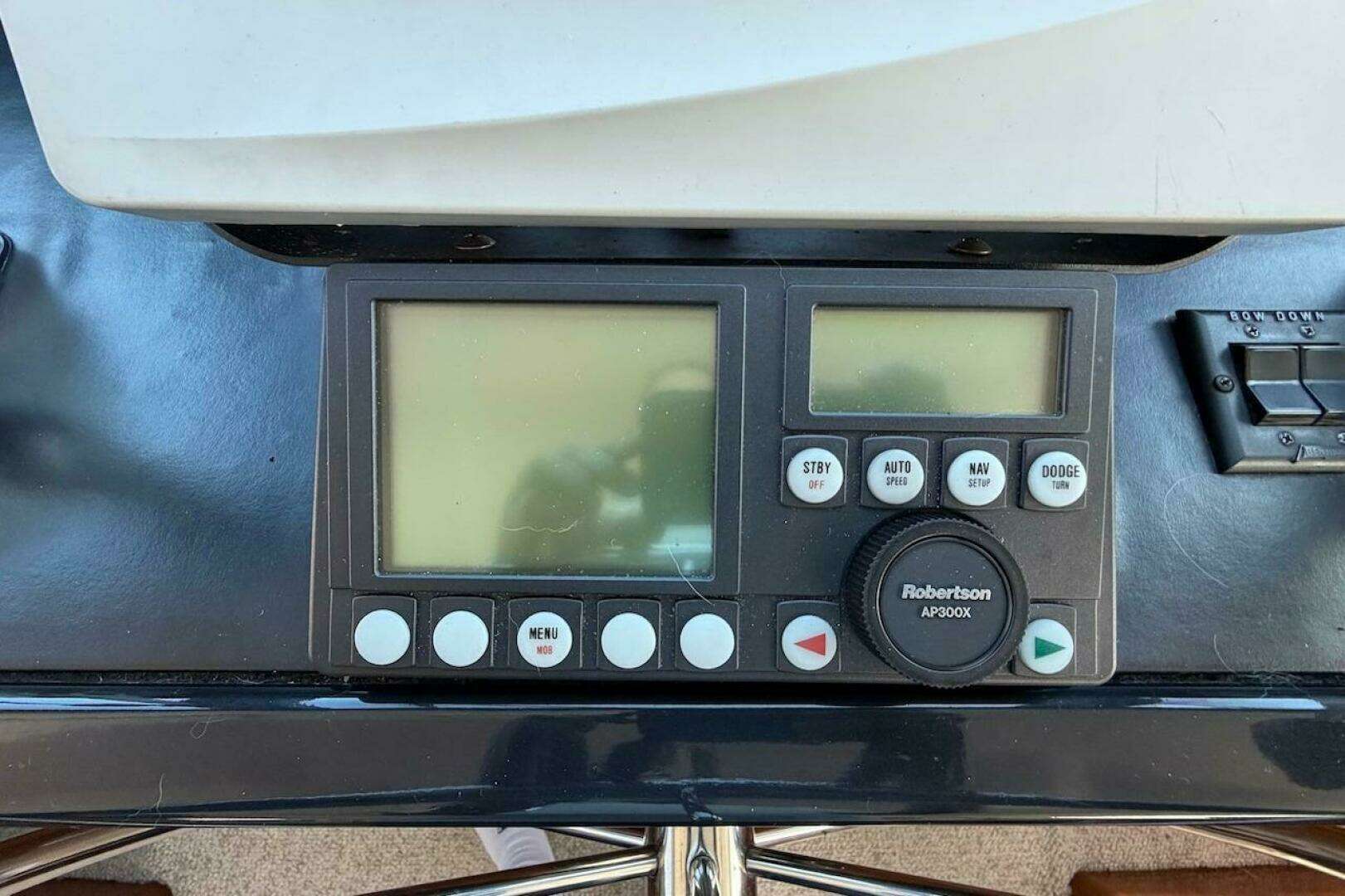 1999 Viking 58 Convertible - Image 36