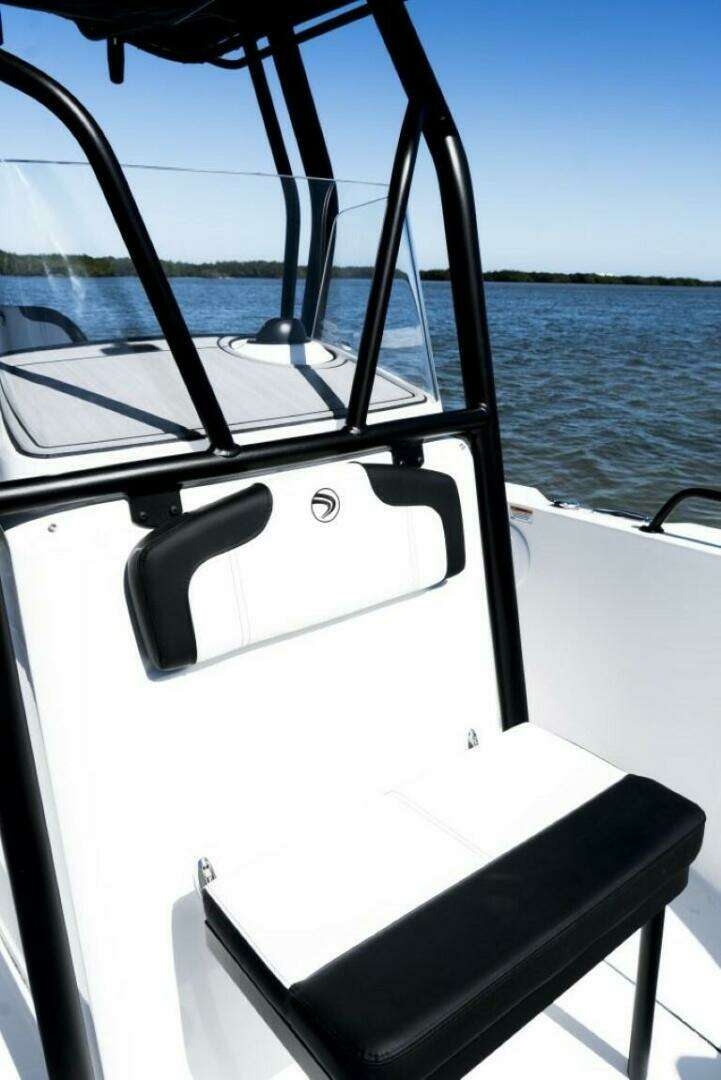 2025 Edgewater 208CC - Image 14
