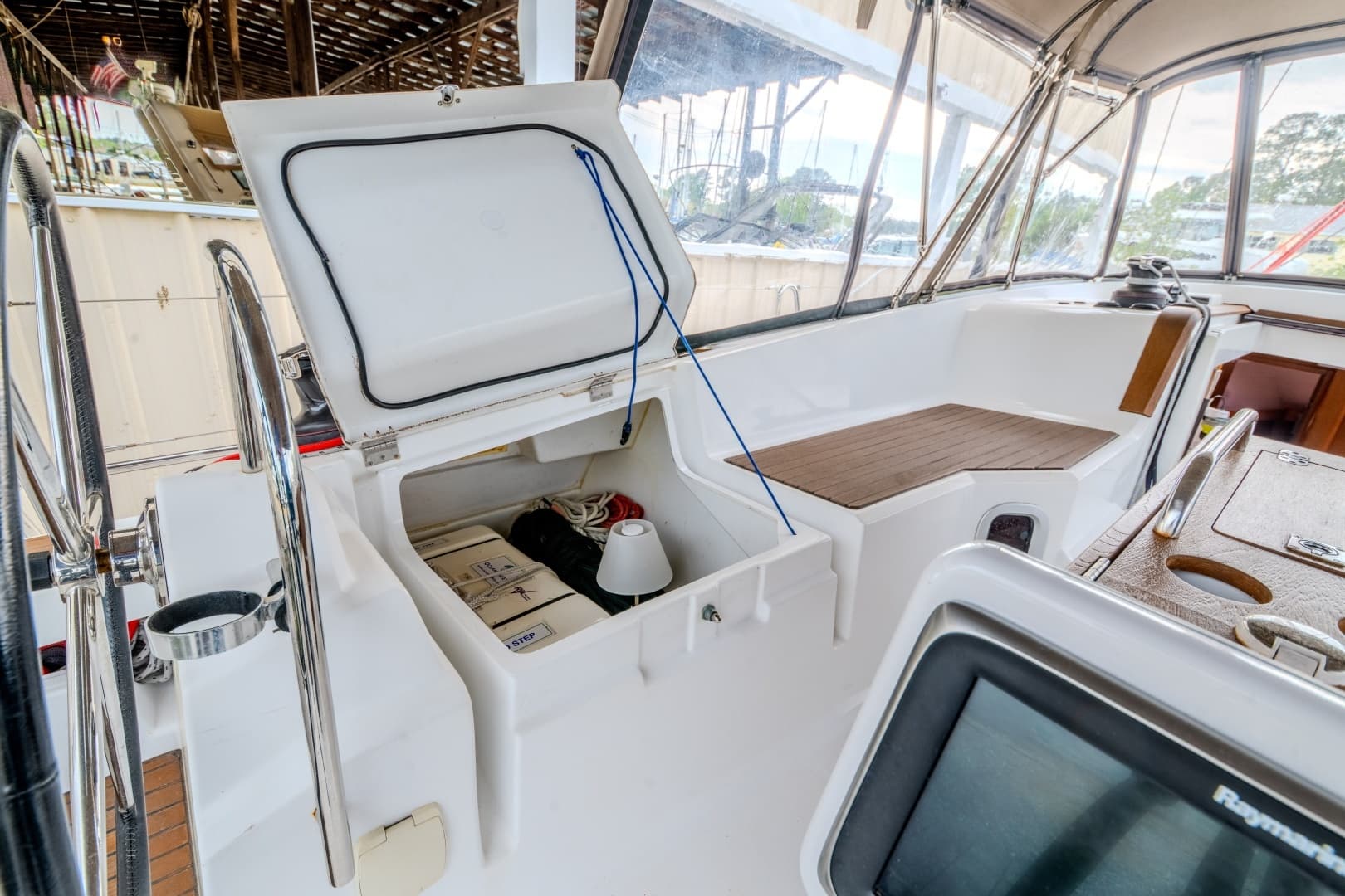 2015 Jeanneau 41 DS - Image 10