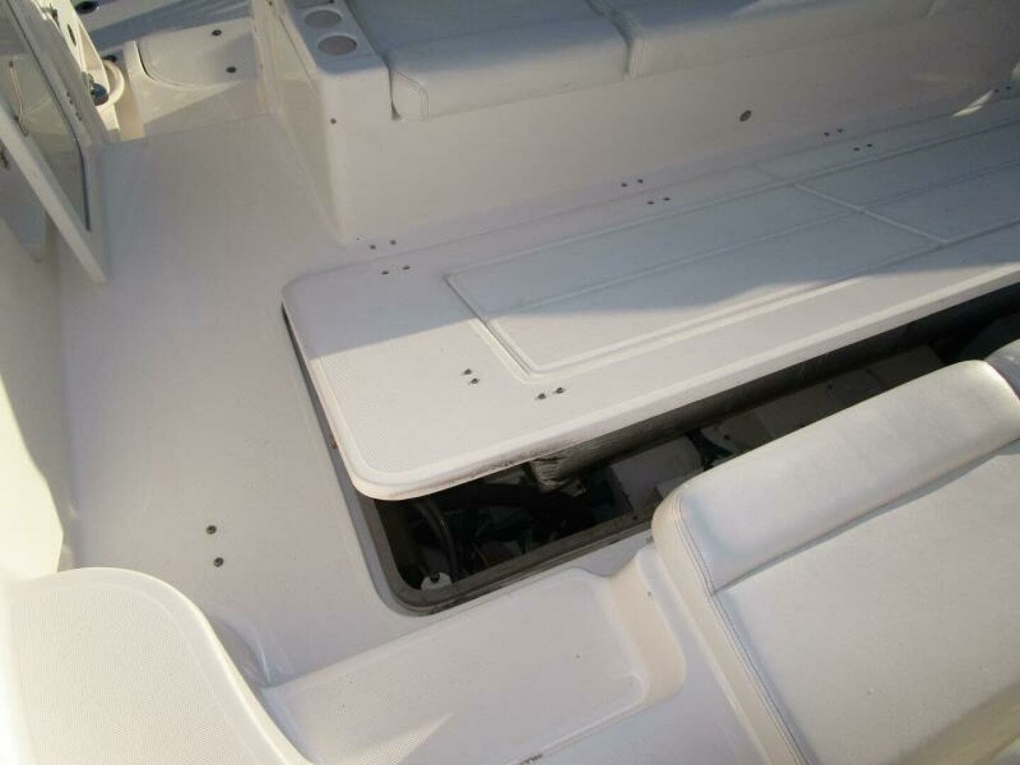 2003 Tiara Yachts 5200 Express - Image 42