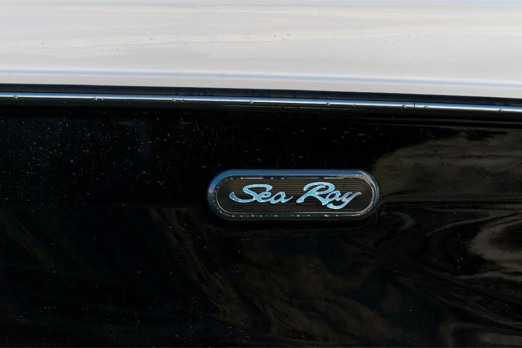2023-Sea-Ray-SLX-260-OB-MarineMax