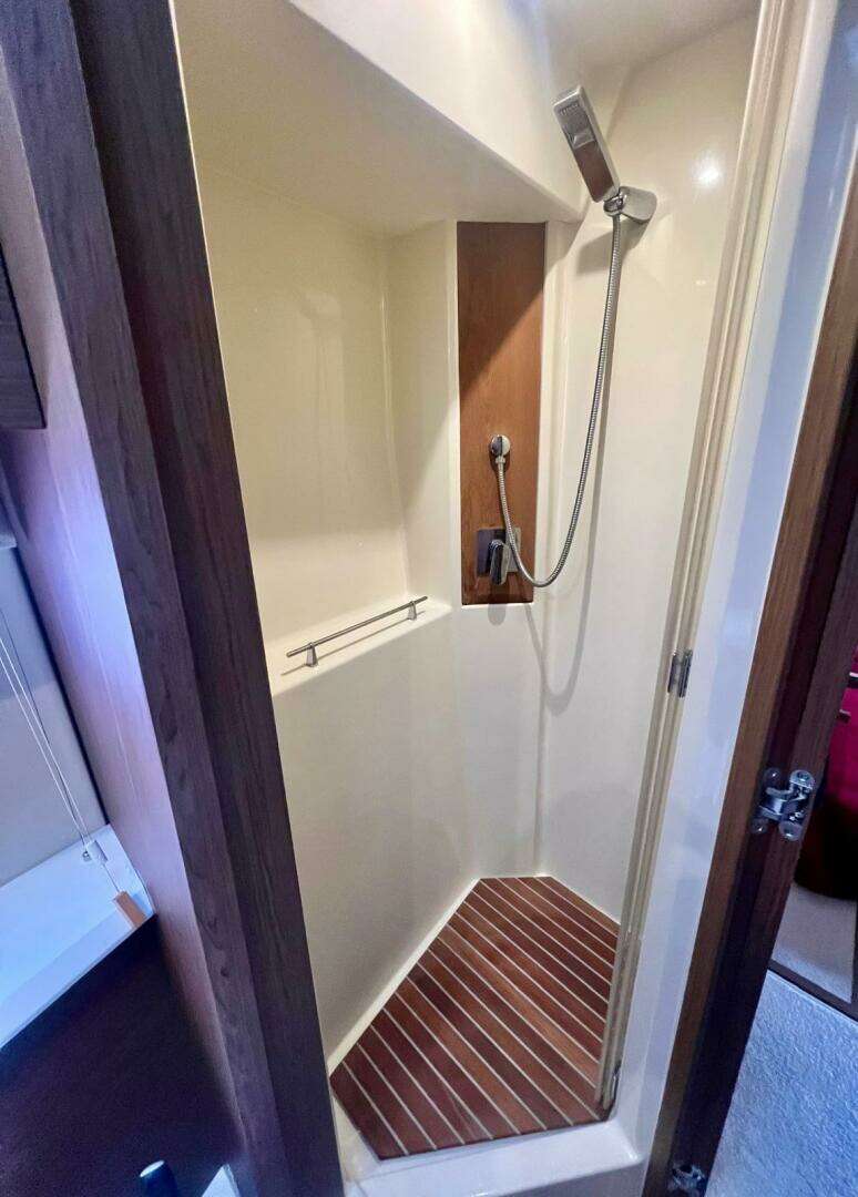 2017 Beneteau Monte Carlo 4 - Image 28