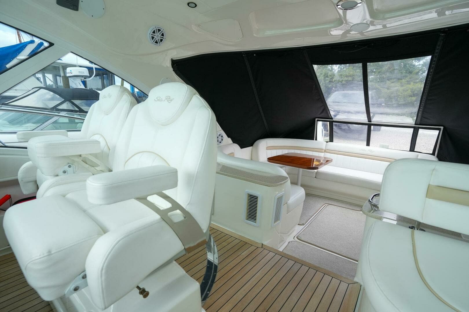 2010 Sea Ray 500 Sundancer - Image 14