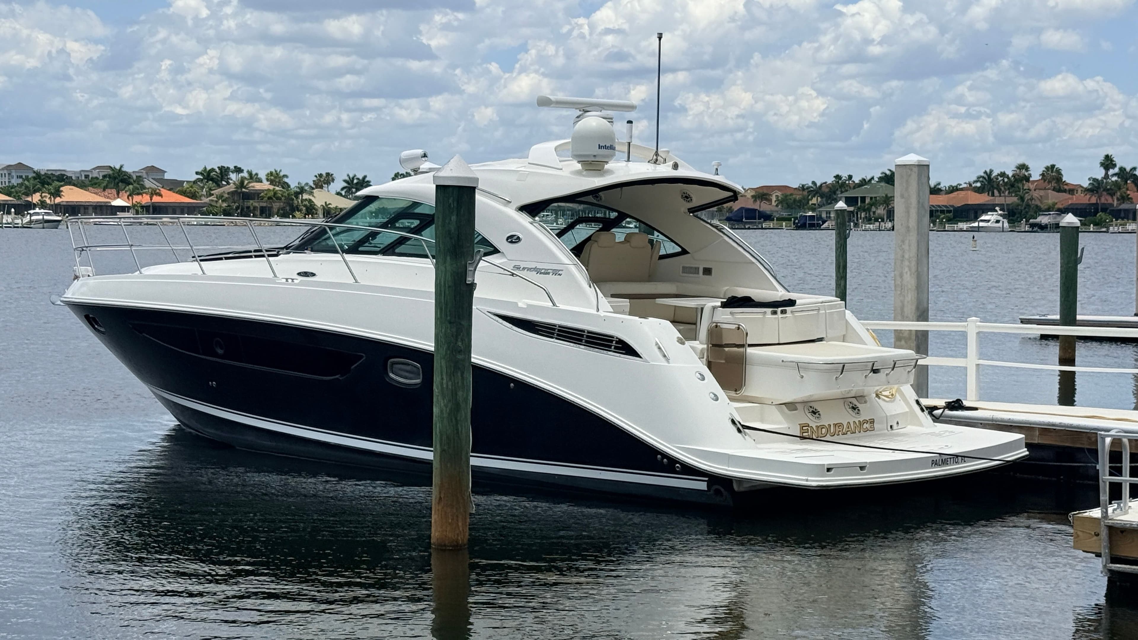 2015 SEA RAY 410 SUNDANCER - Image 13