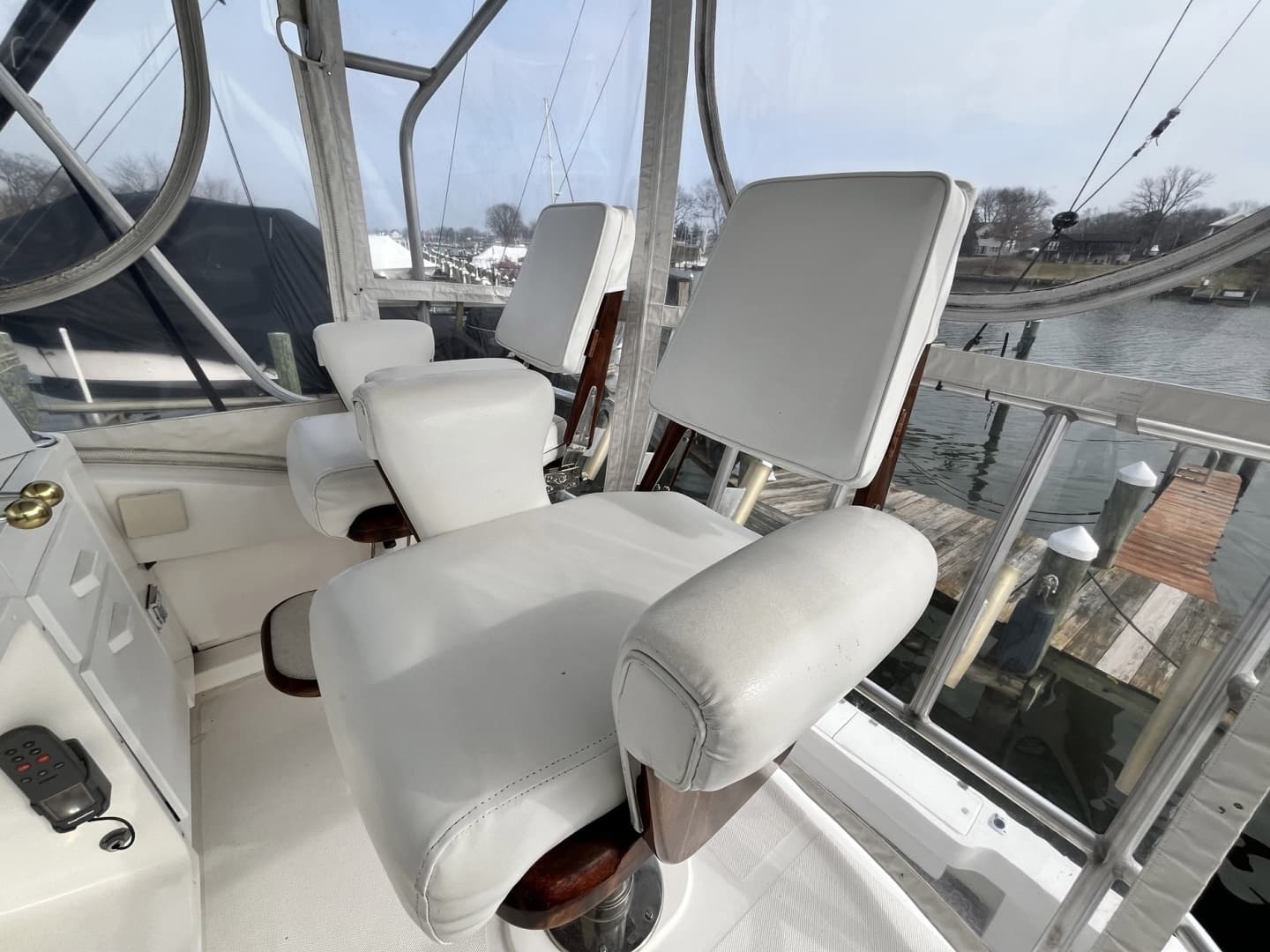 2003 Luhrs 40 Convertible - Image 12