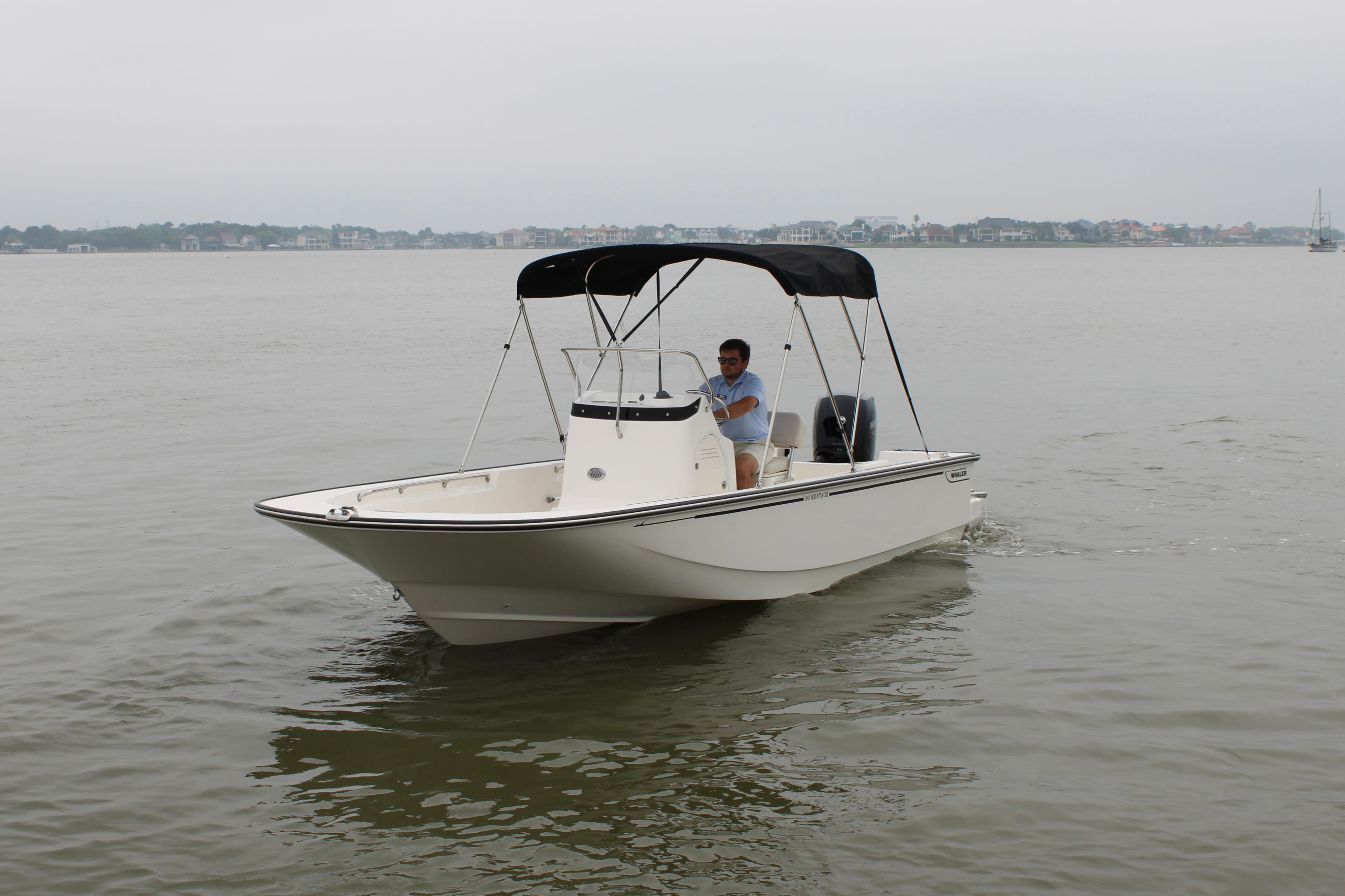 2026 Boston Whaler 190 Montauk - 12