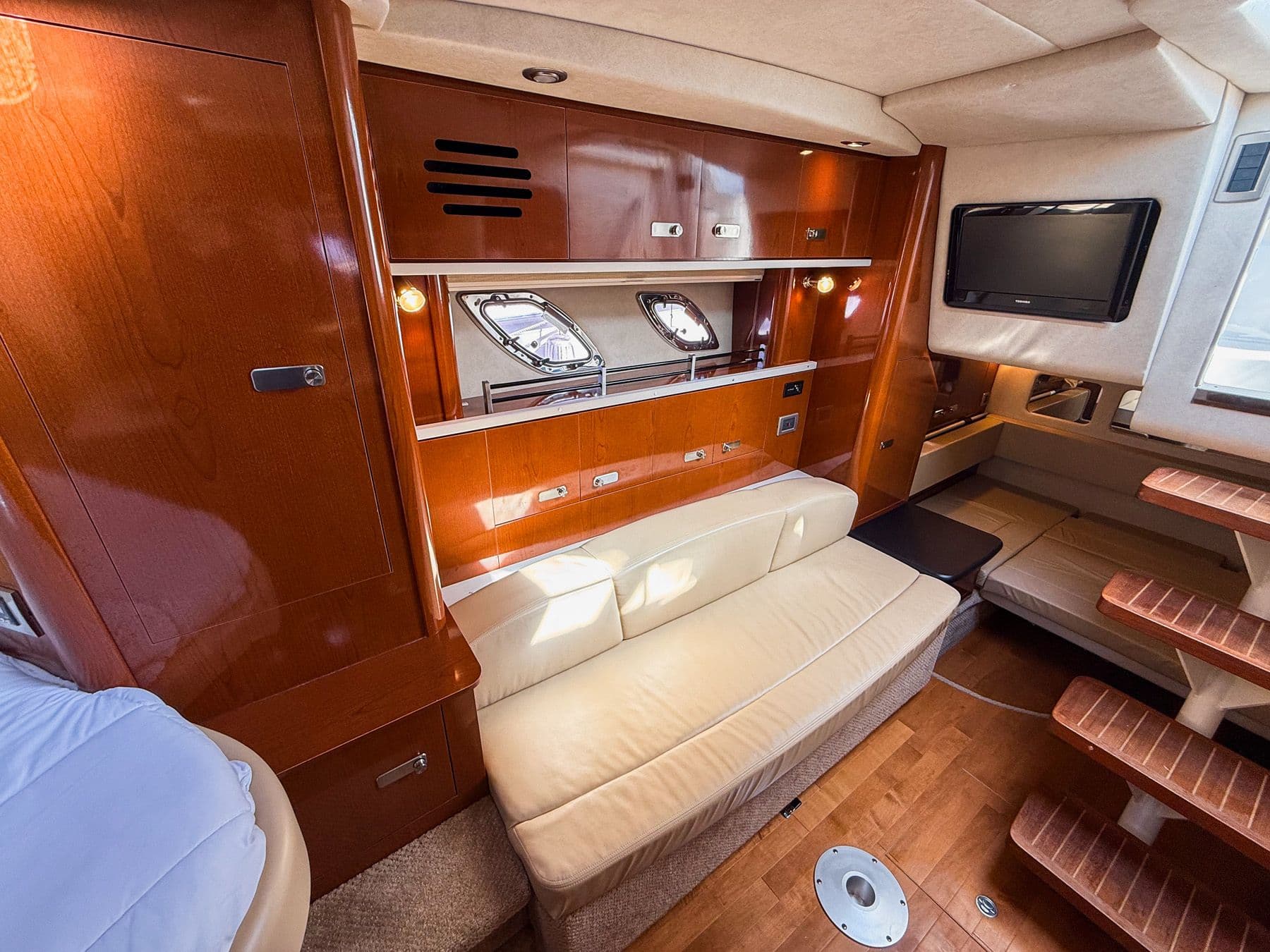 2010 Sea Ray Sundancer 330 - 28