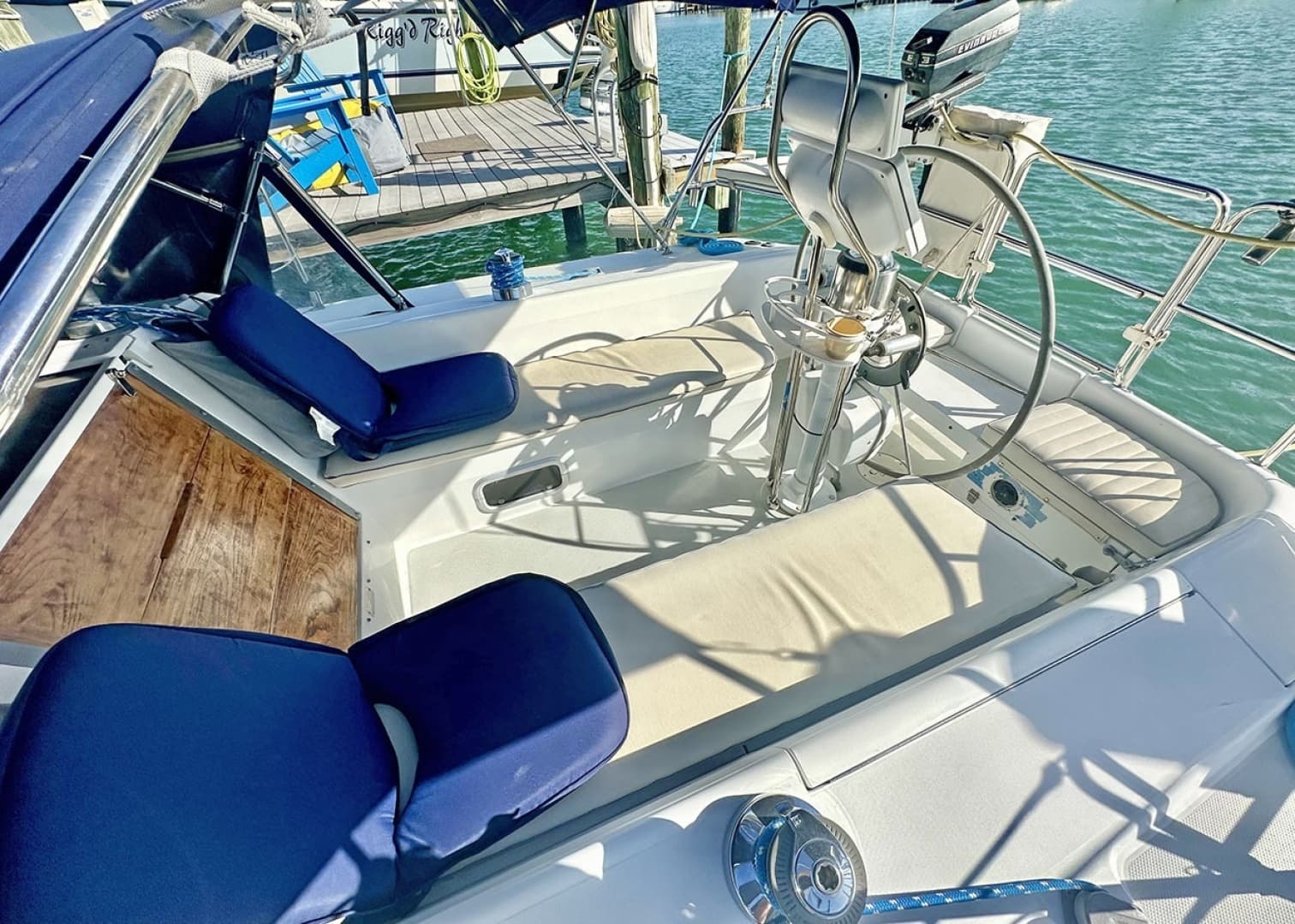 1996 Catalina 320 - Image 7
