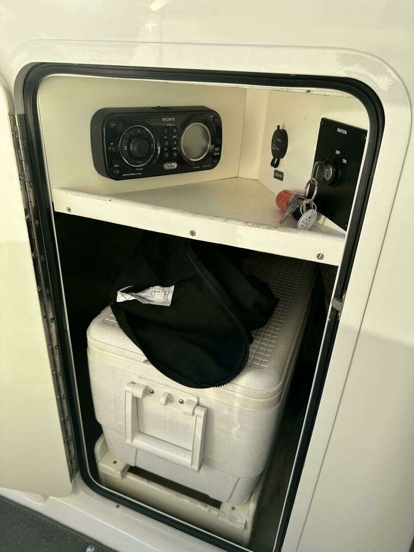 2012 Sea Ray 200 Sundeck - Image 34