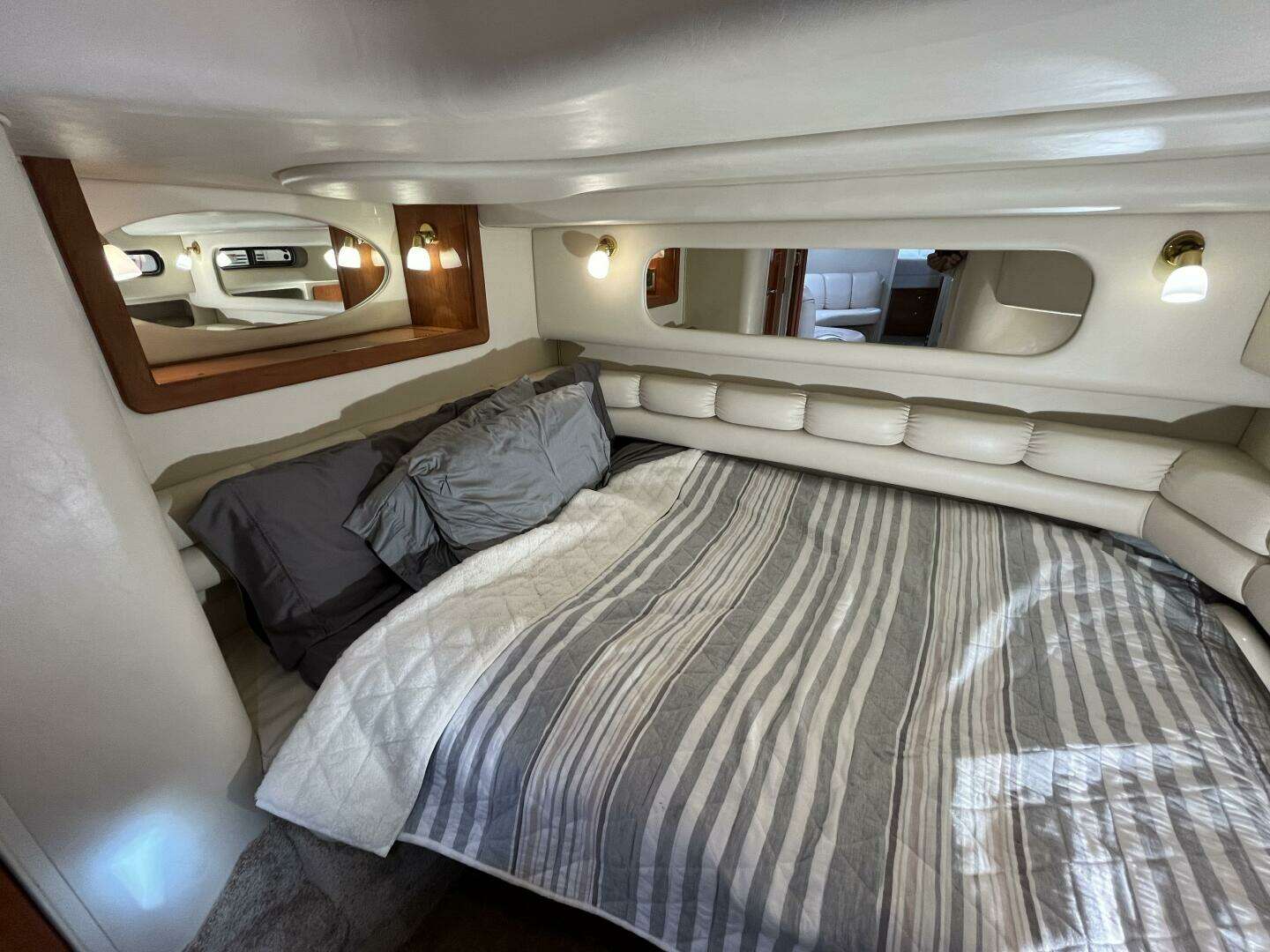 1999 Sea Ray 400 Sundancer - Image 56