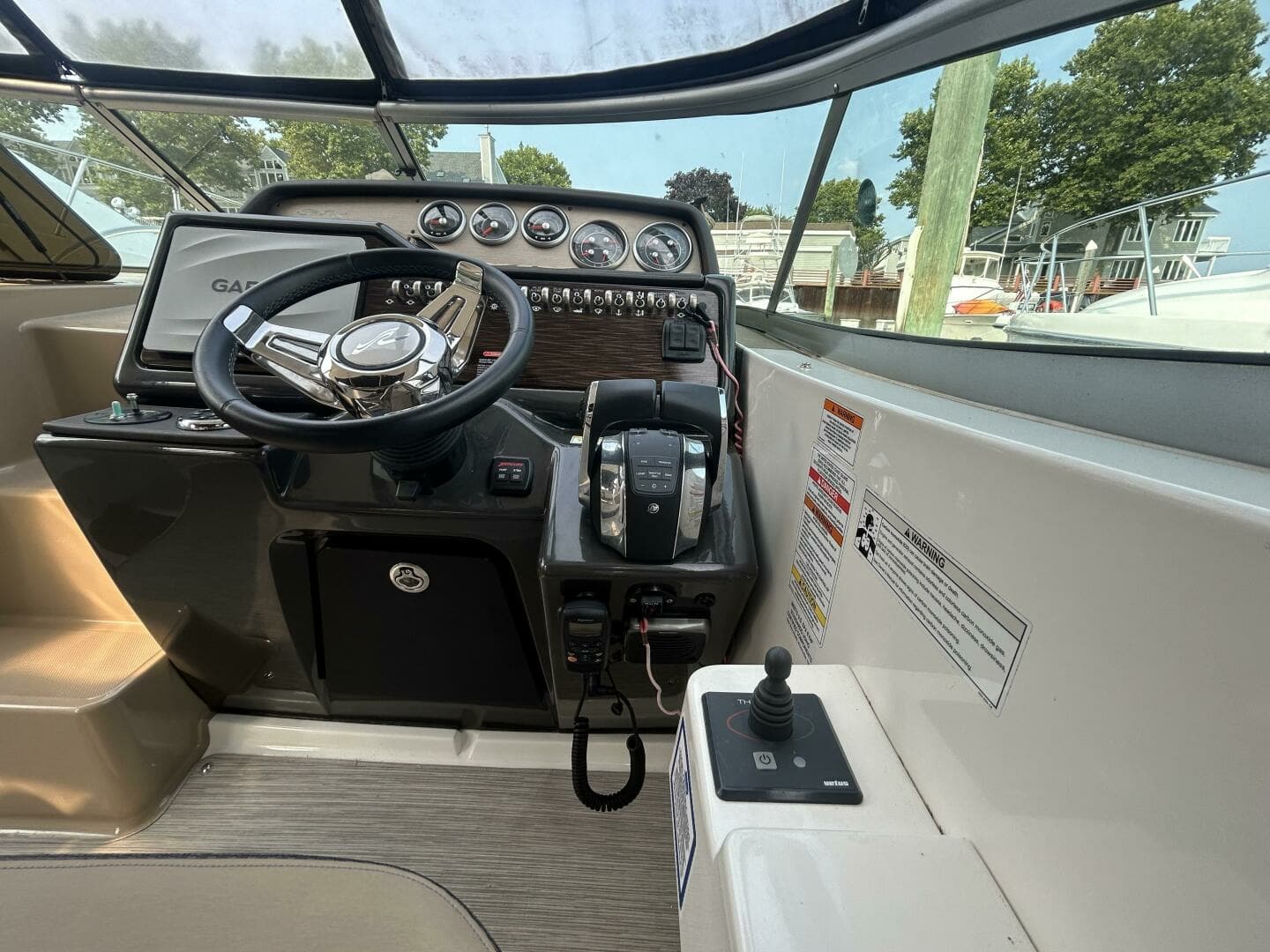 2016 Sea Ray 310 Sundancer - Image 9