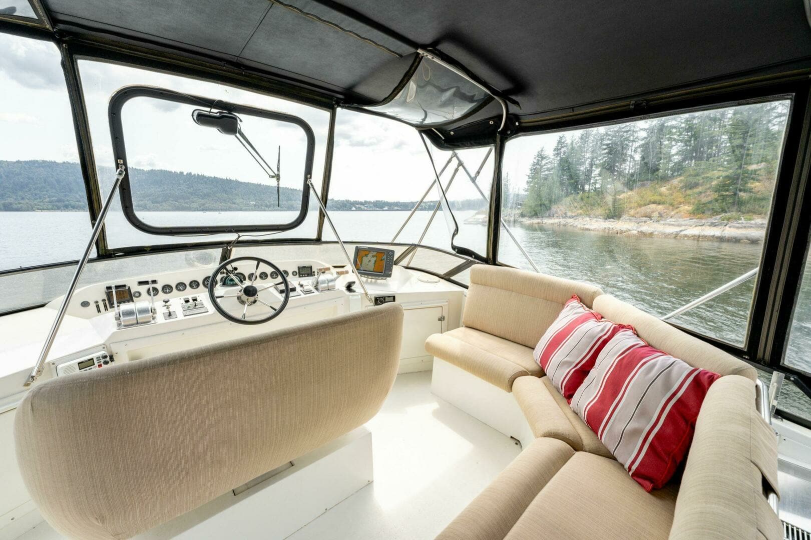 1997 Navigator Sundance 5600 - Image 47