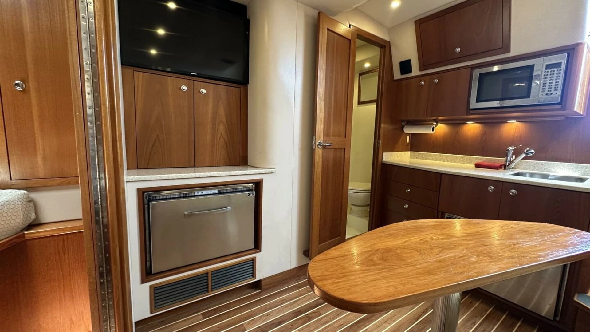 2007 Albemarle 360 Express - Image 3