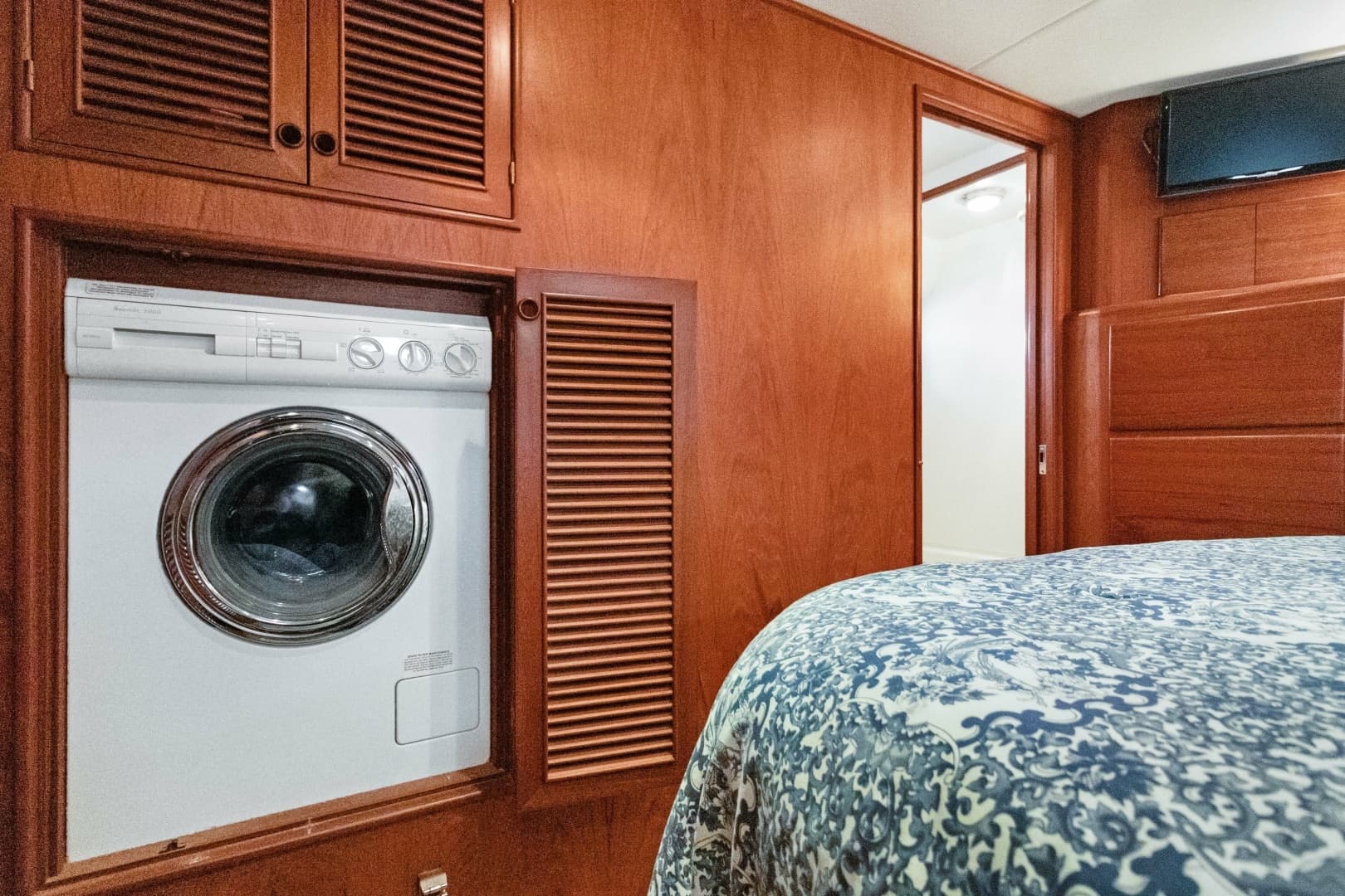 1999 Offshore Yachts 48 Pilothouse - Image 27