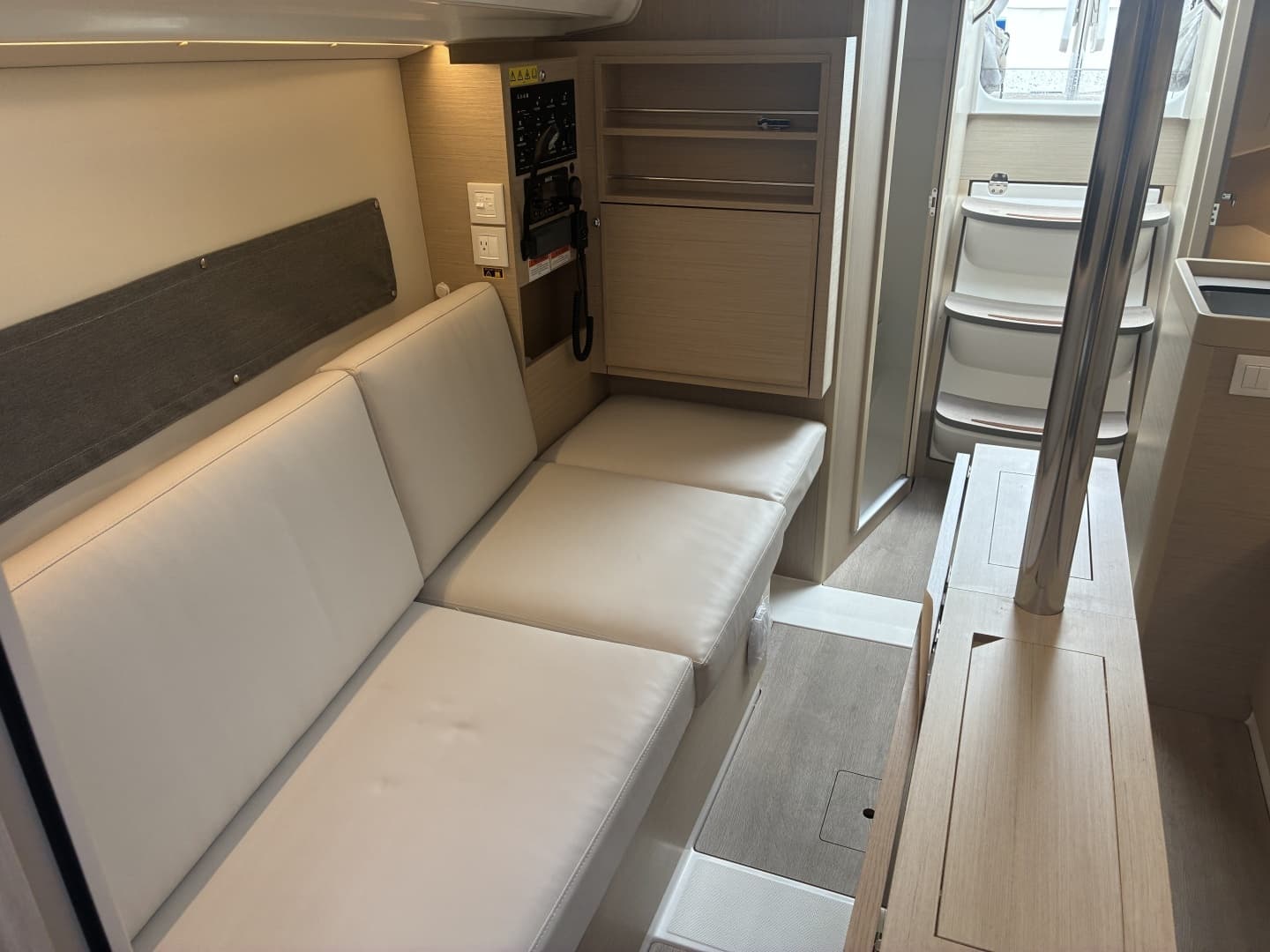 2023 Beneteau Oceanis 30.1 #292 - Image 7