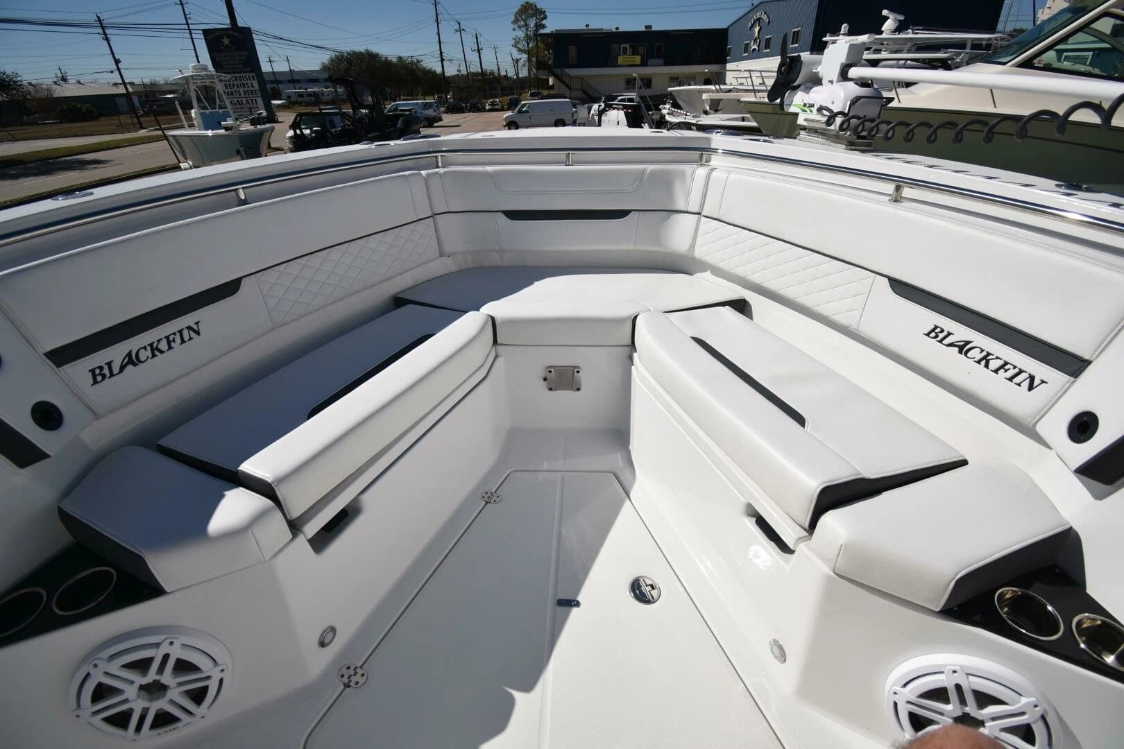 2021 Blackfin 332 - Image 23