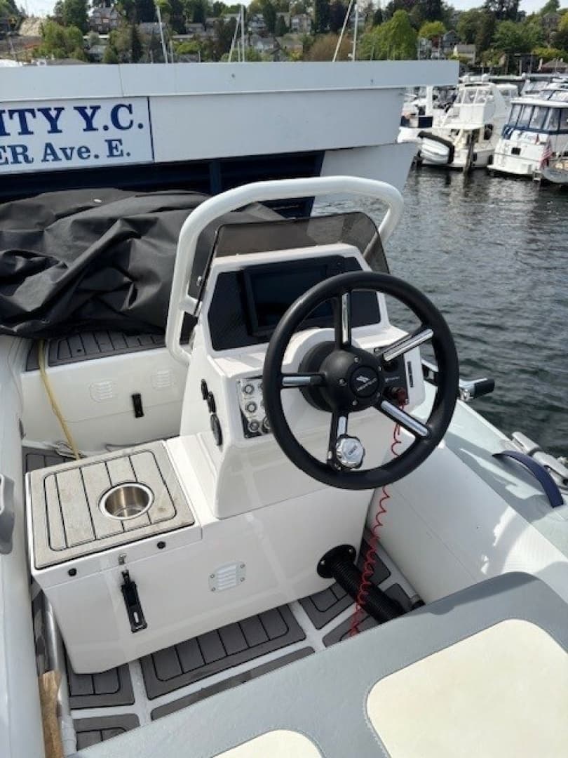 2001 Navigator Classic 48 - Image 9
