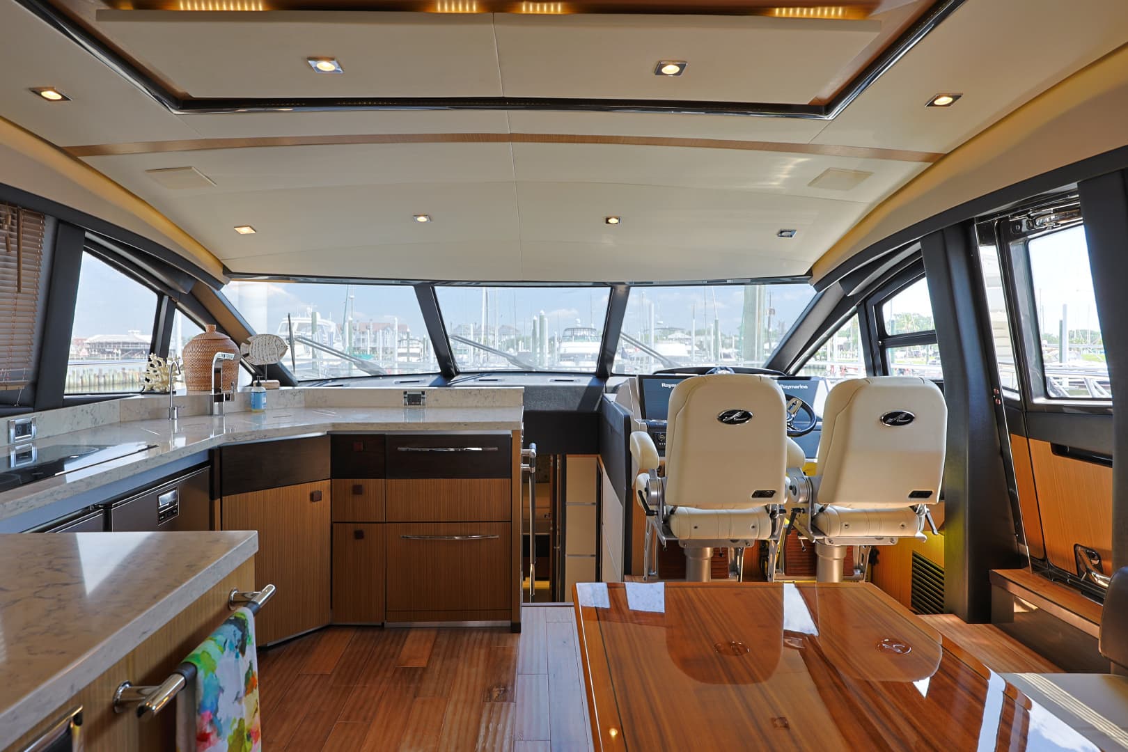 2017 Sea Ray L650 Fly - Image 28