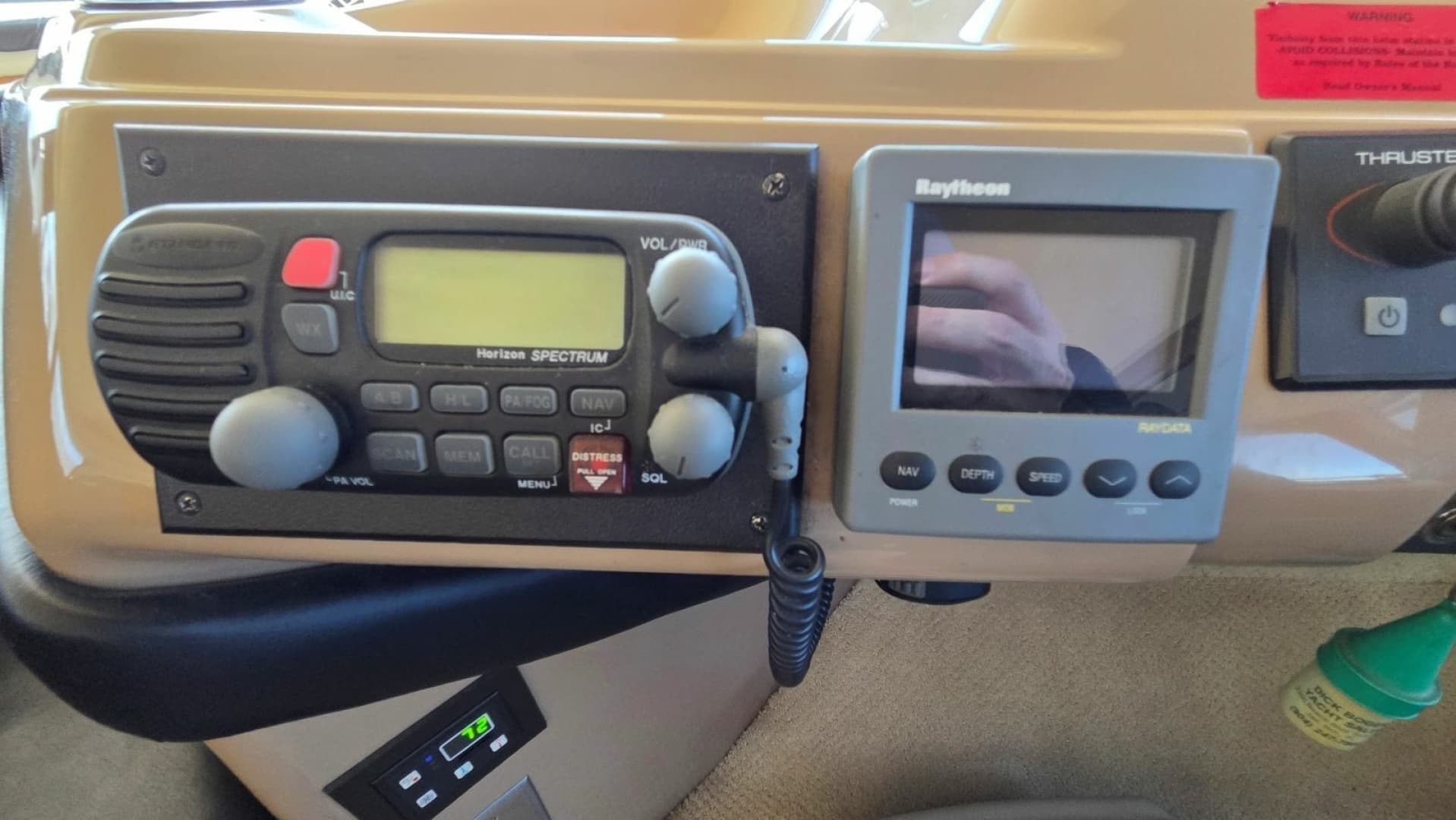 2000 Carver 450 Voyager Pilothouse - Image 18