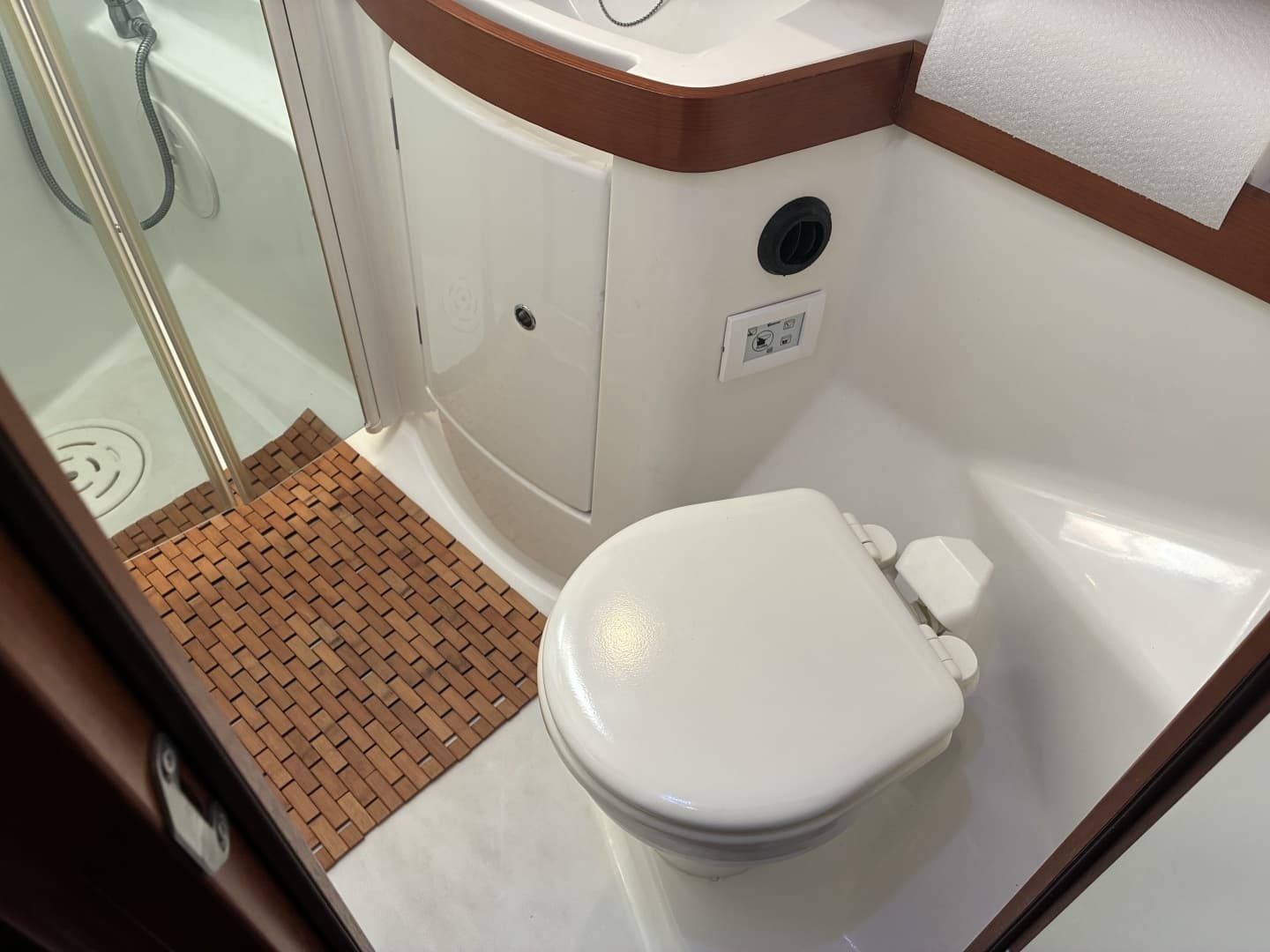 2008 Beneteau Oceanis 43 - Image 37