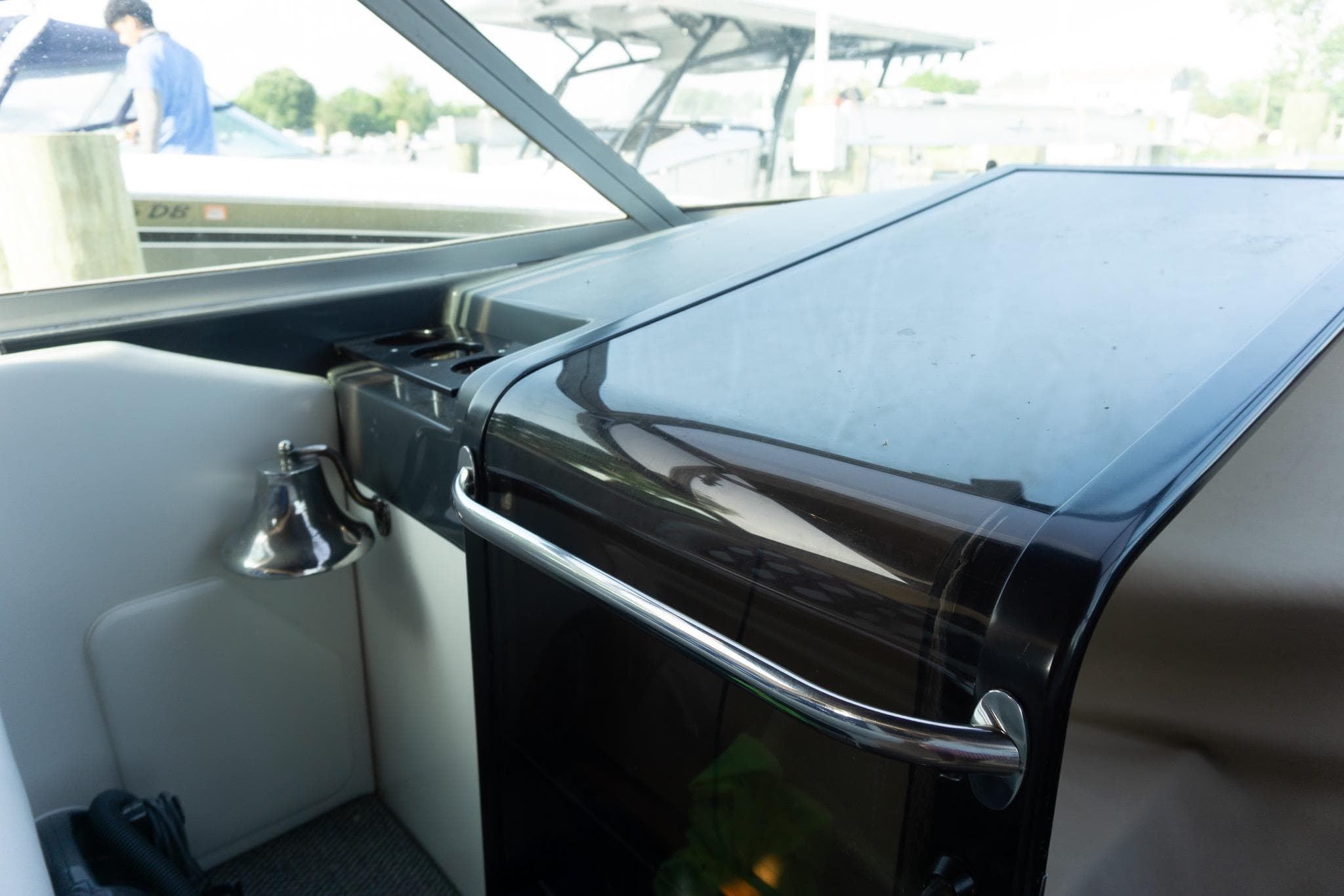 1993 Sea Ray 400 Express Cruiser interior with sleek design and modern amenities.