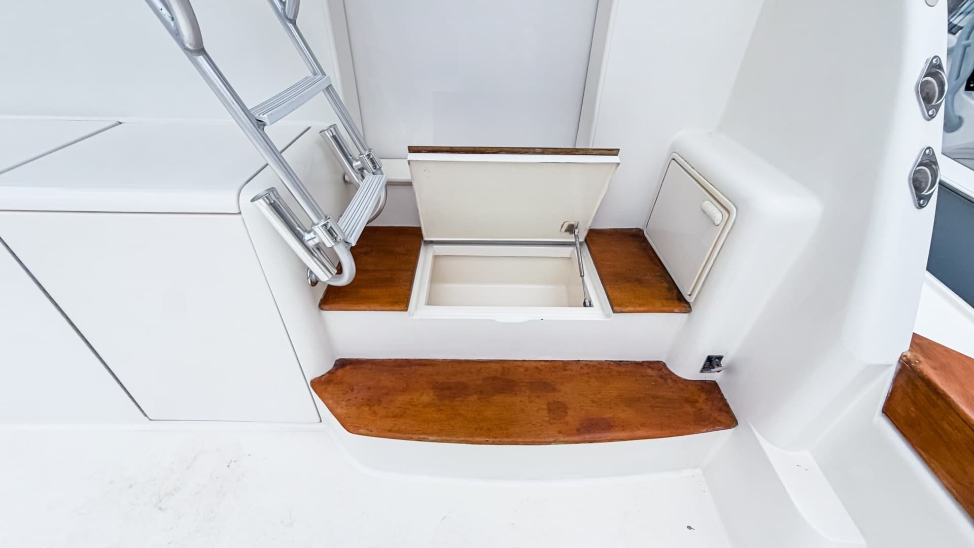 2004 Ocean Yachts 50 Super Sport - Image 10
