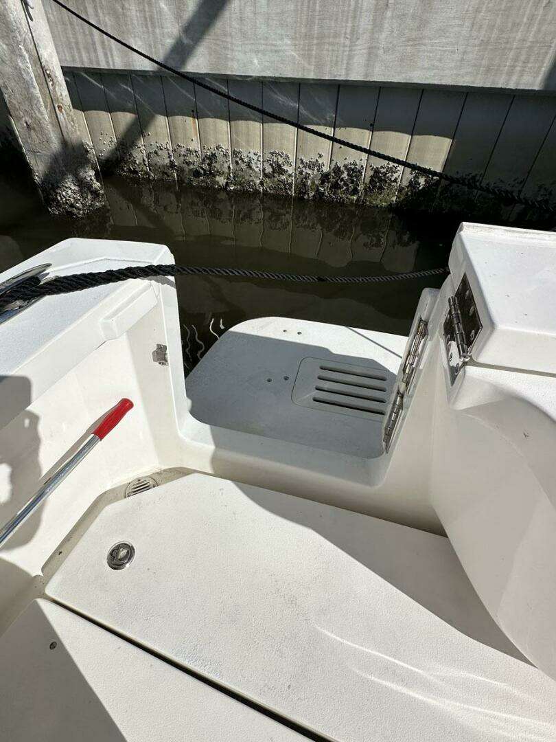 2013 Hunt Yachts Harrier 36 - Image 5
