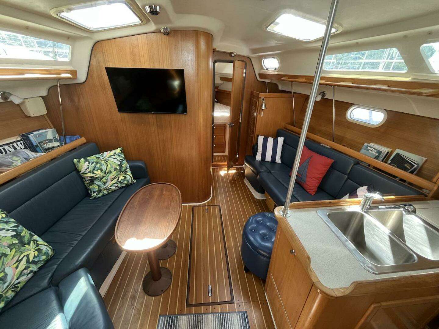 2003 Catalina 350 - Image 16