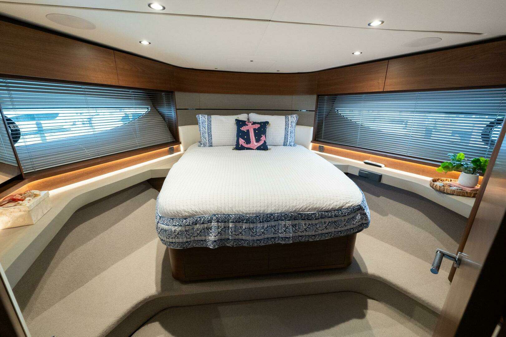 2021 Princess S62 - Image 60