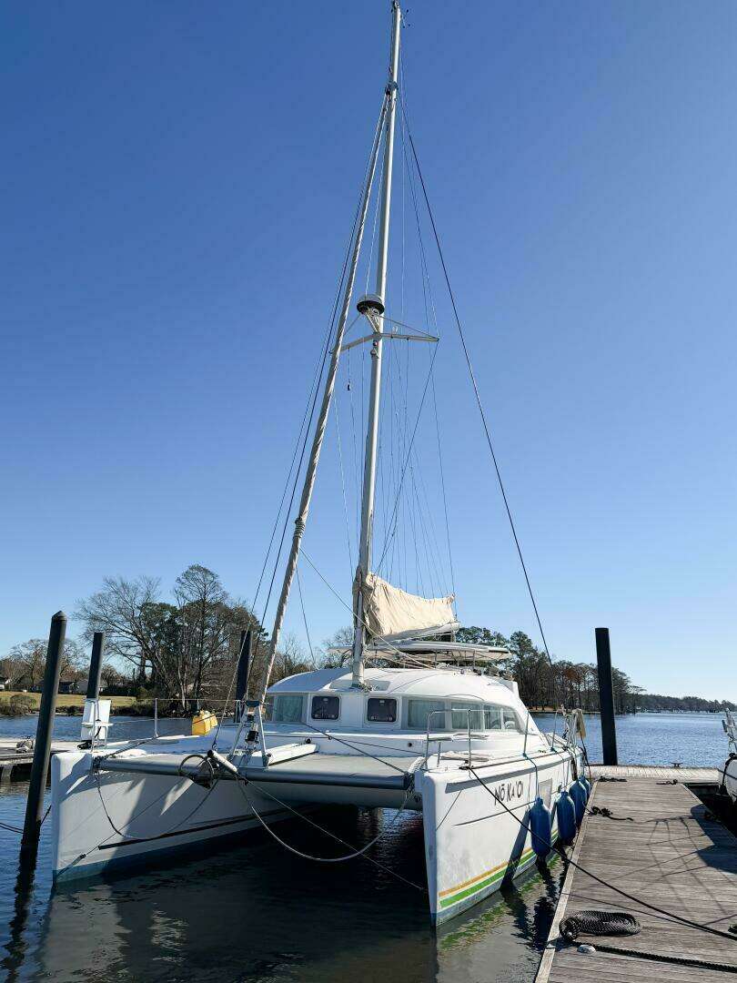 2005 Lagoon 380S - Image 4