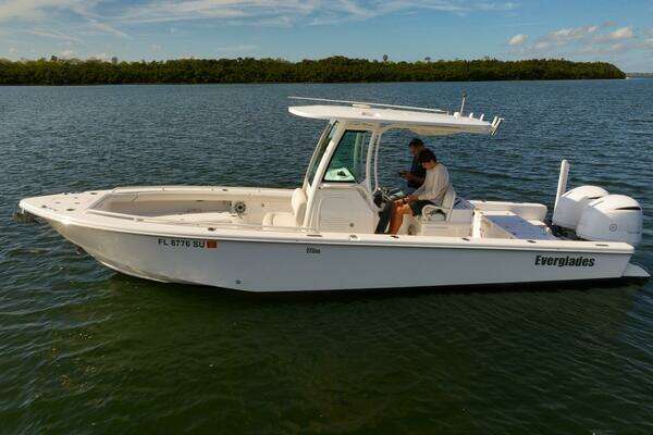 2021 Everglades 273CC - Image 1