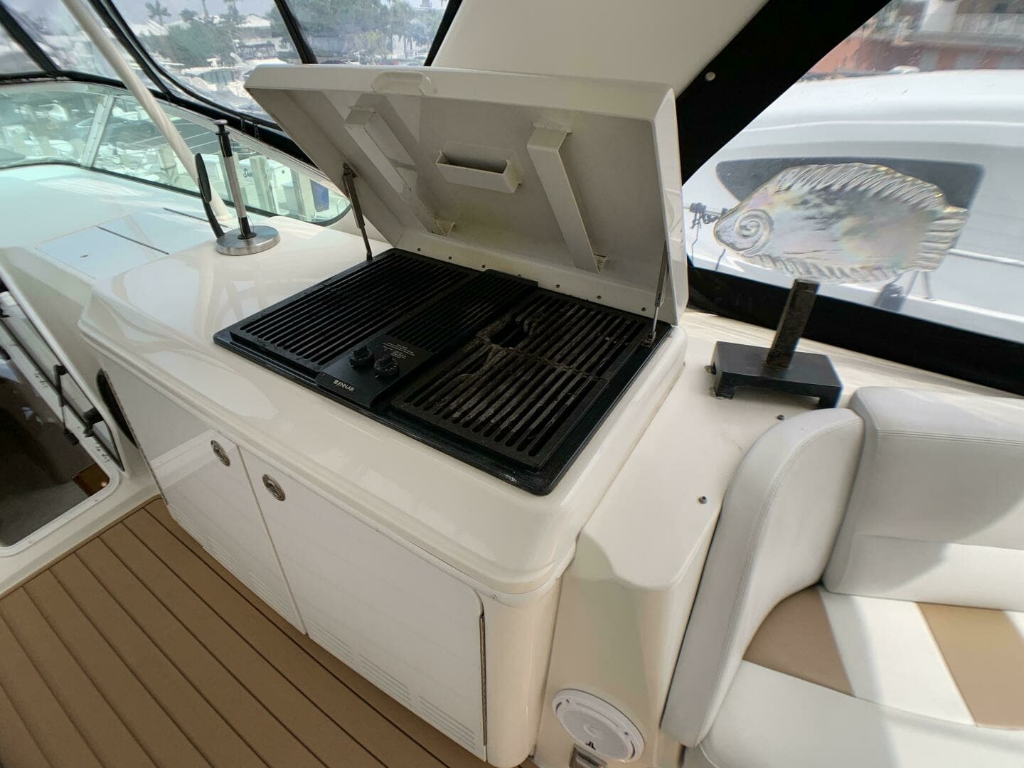 2006 Carver 56 Voyager - Image 12