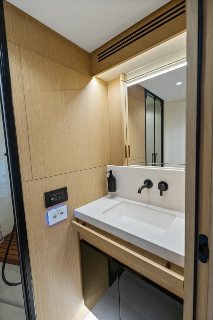 2026 Azimut FLY 62 - Image 24