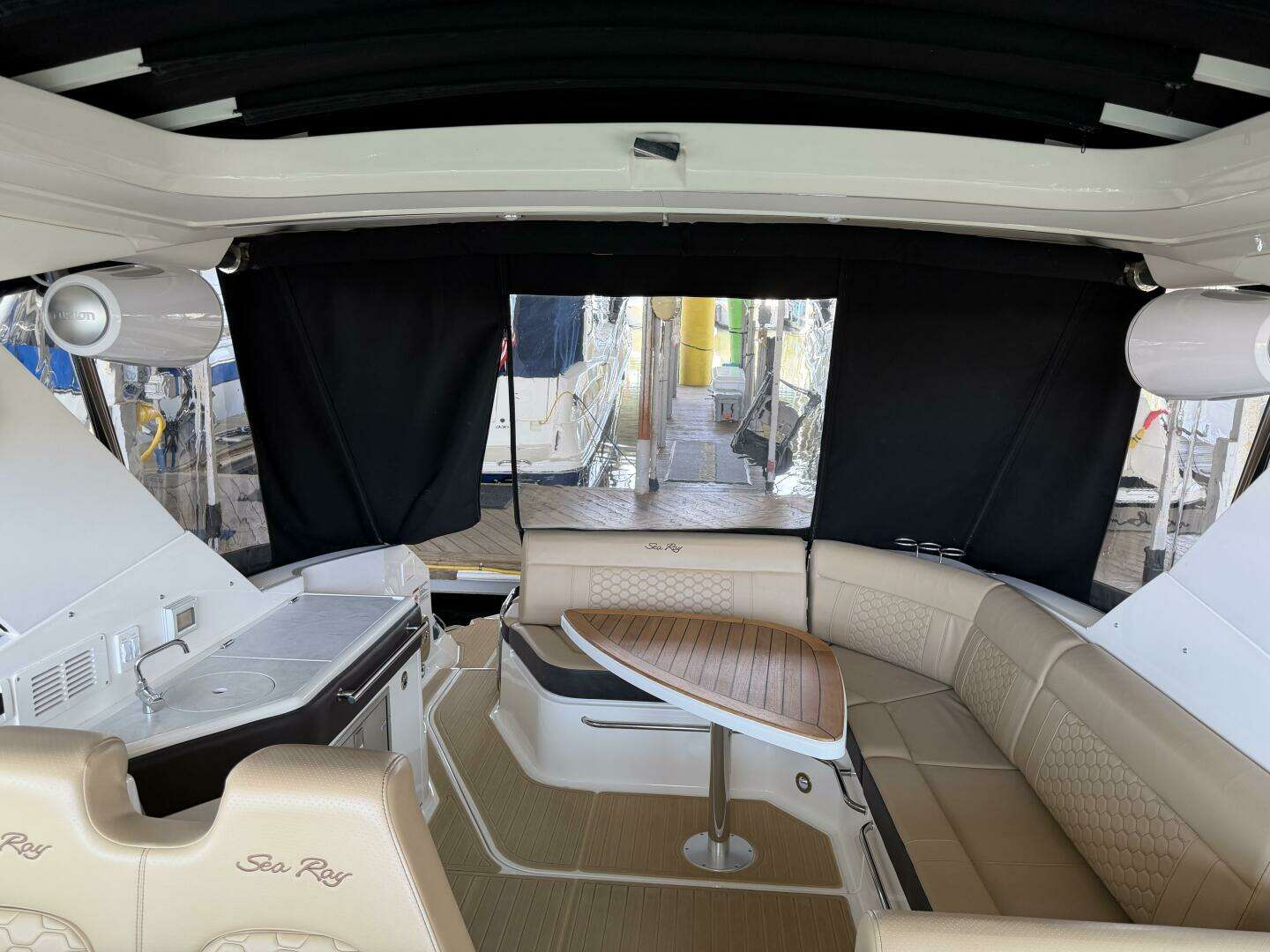 2023 Sea Ray Sundancer 320 - Image 8