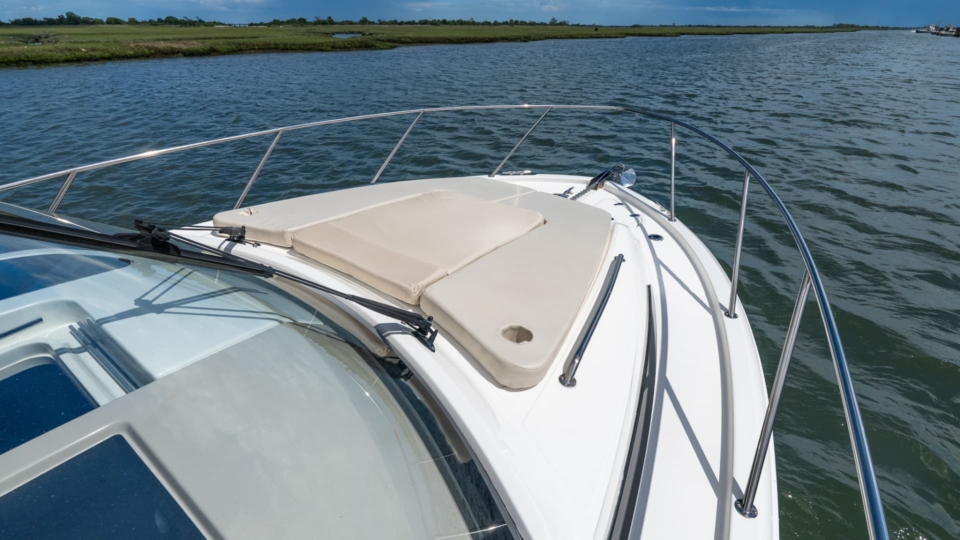 2020 Boston Whaler 325 Conquest - Image 53