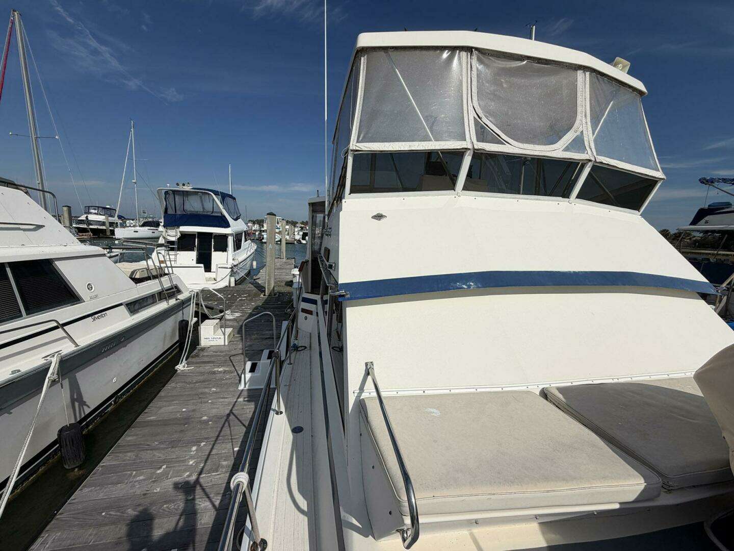 1987 Viking 44 Motor Yacht - Image 16