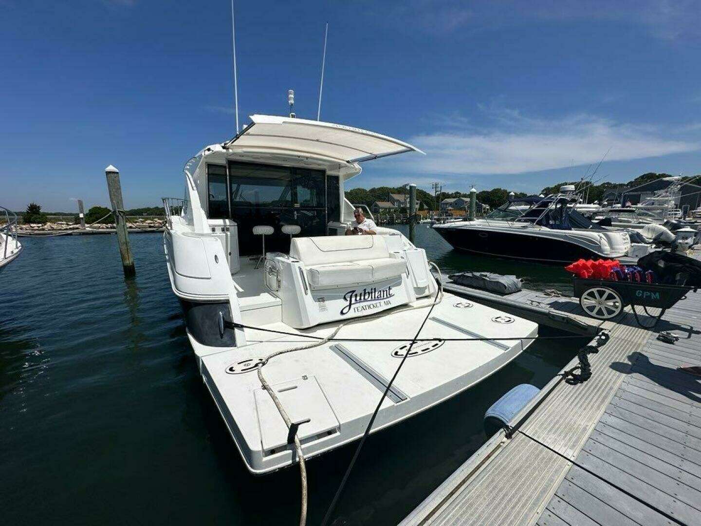 2015 Cruisers Yachts Cantius - Image 12