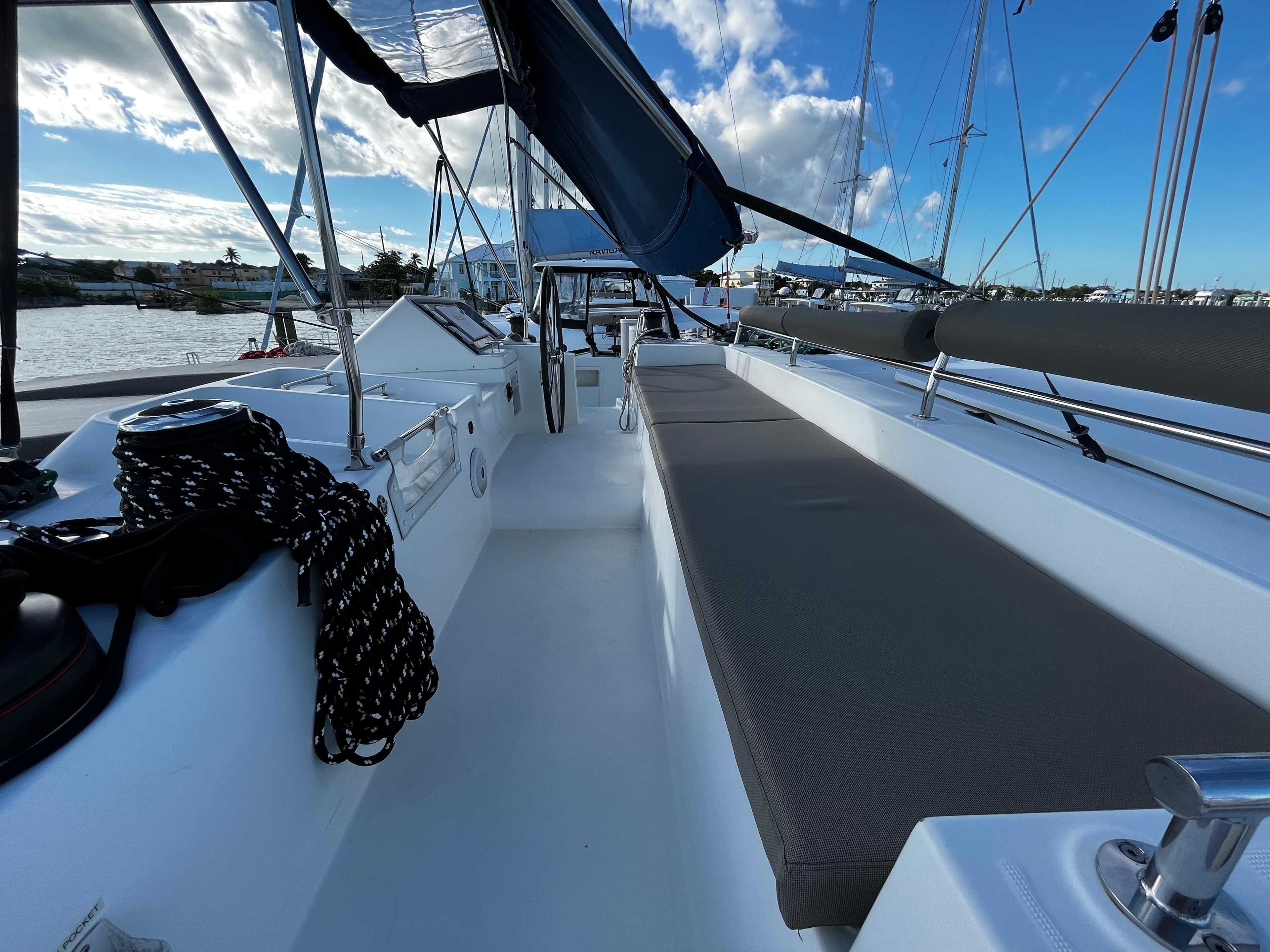 Cristal - Flybridge & Helm View (1)