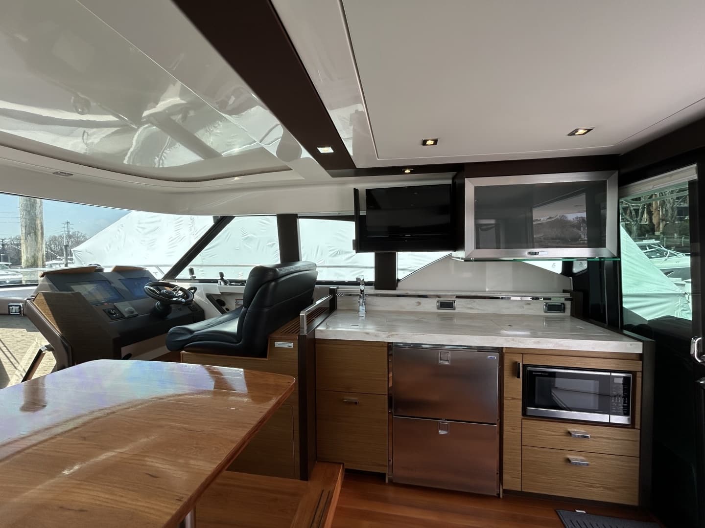 2016 Tiara Yachts C44 Coupe - Image 18