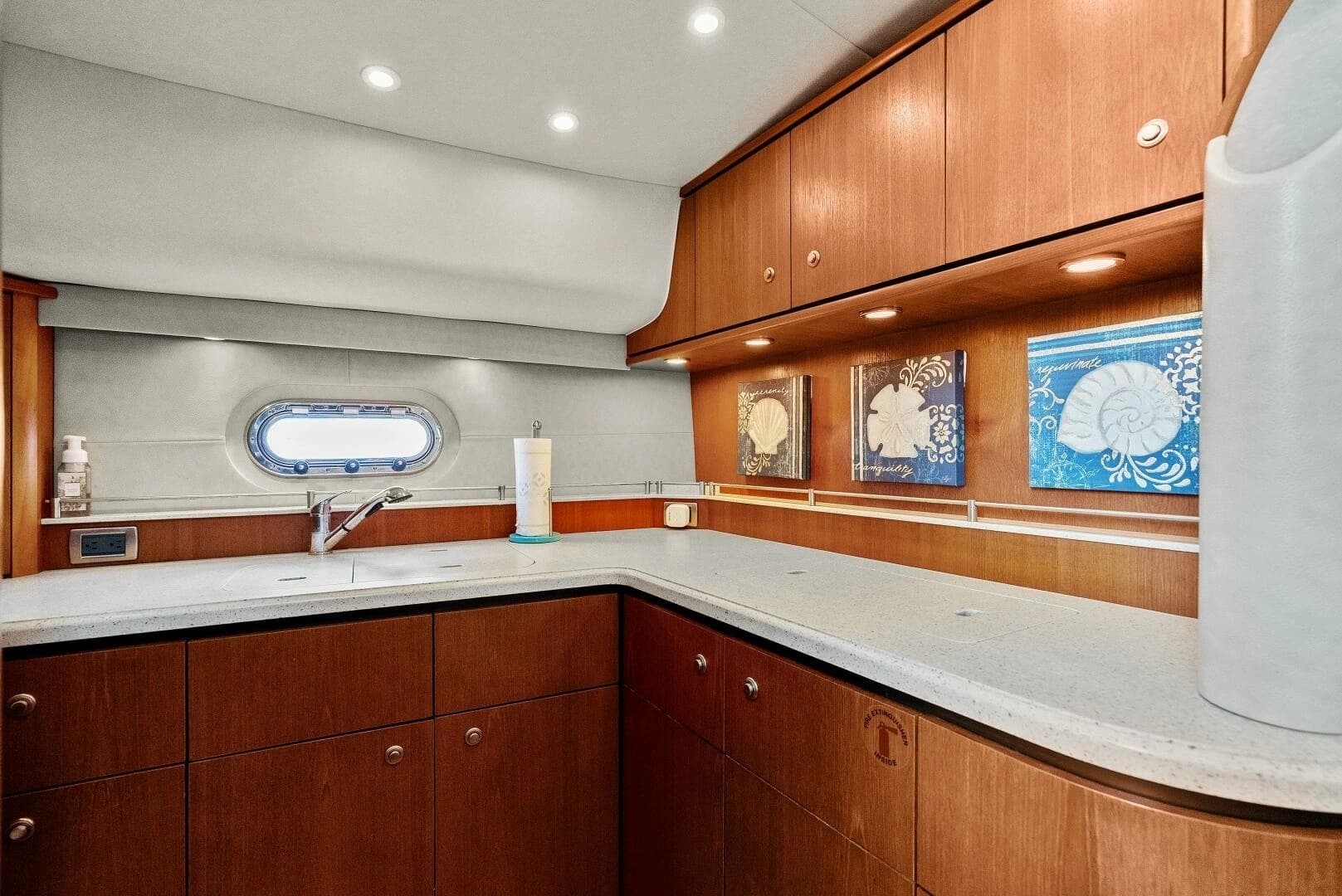 2007 Tiara Yachts 4300 Sovran - Image 22