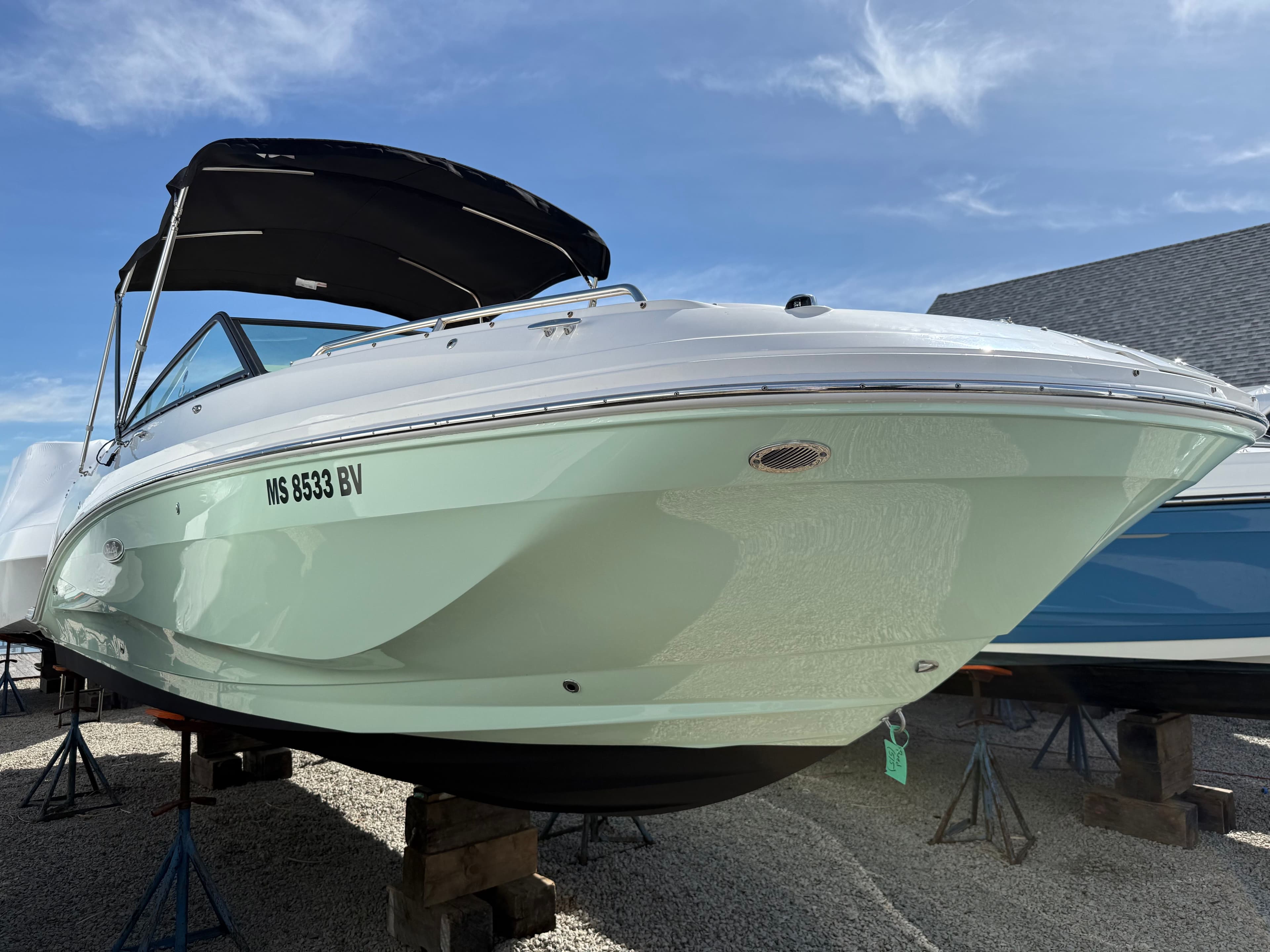 2024 Sea Ray SDX 250 Outboard