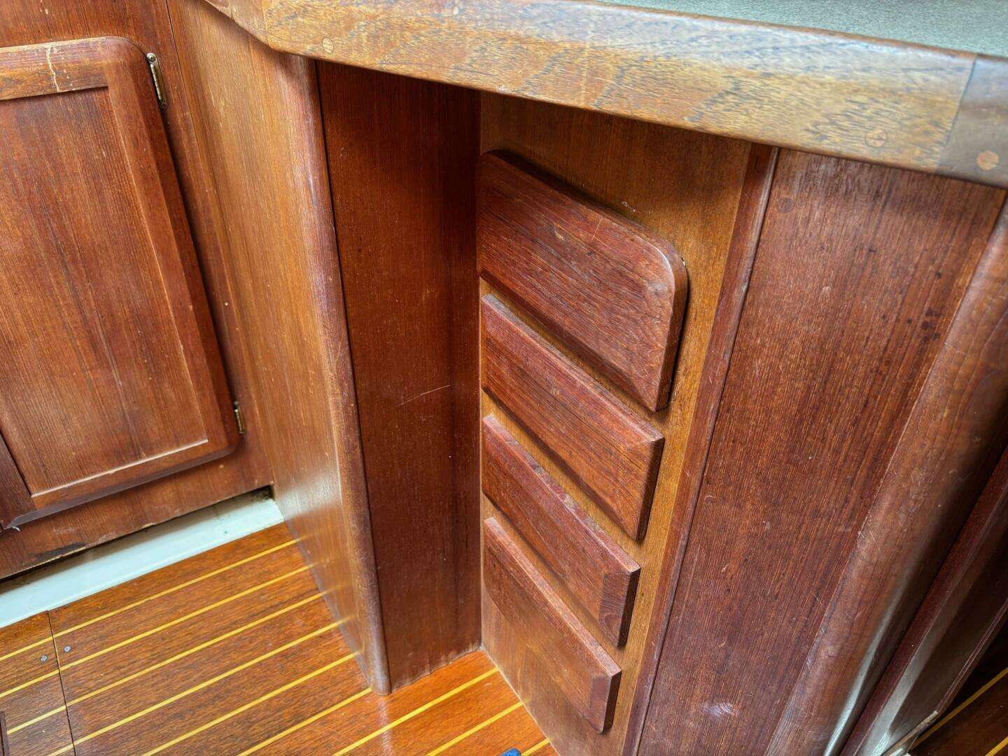 1996 Hunter 37.5 - Image 32
