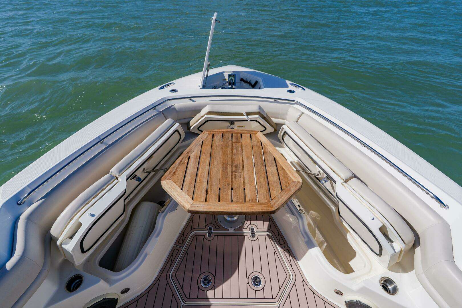 2019 Boston Whaler 380 Outrage - Image 9