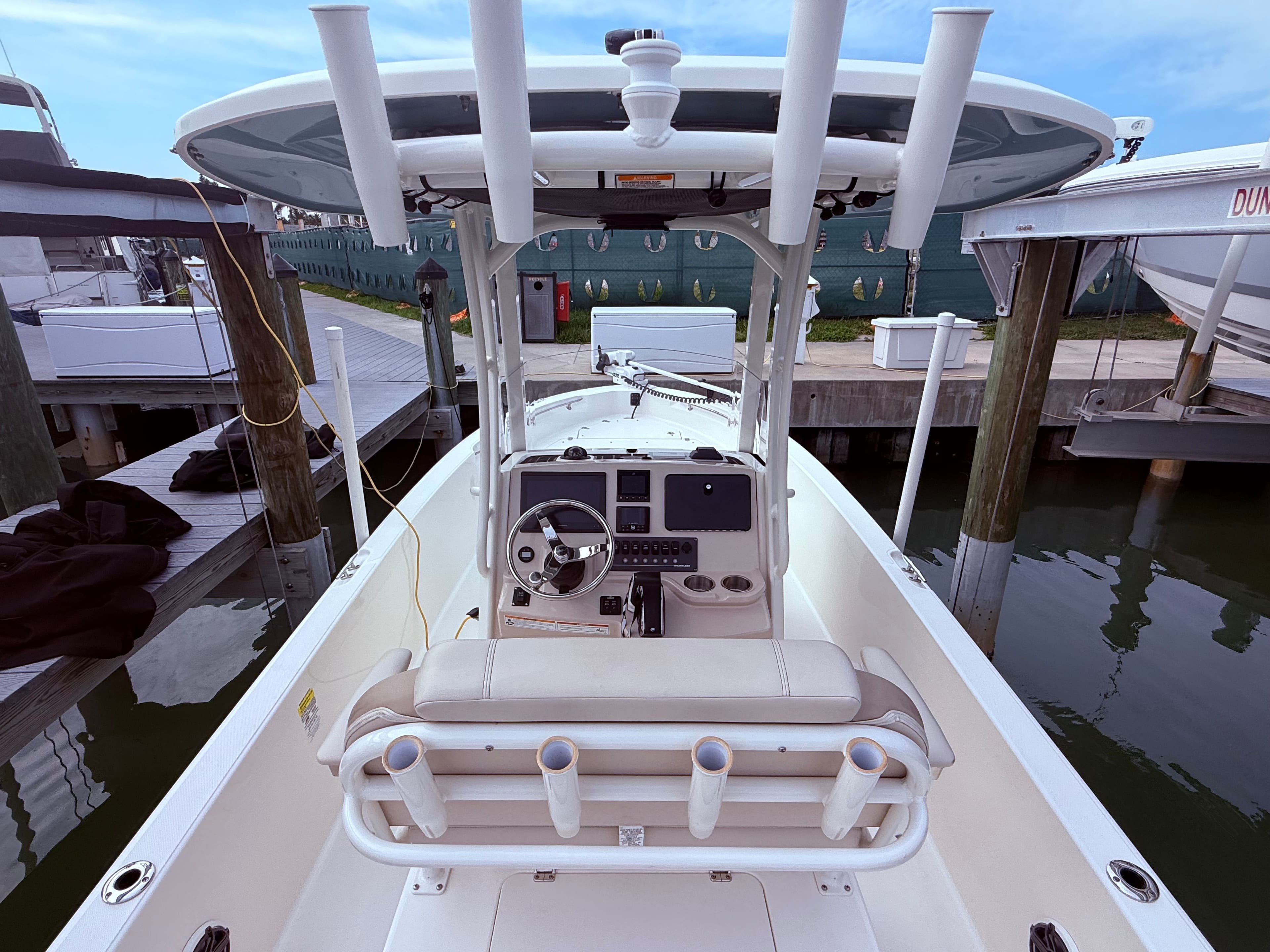 2024 Boston Whaler Dauntless - 21