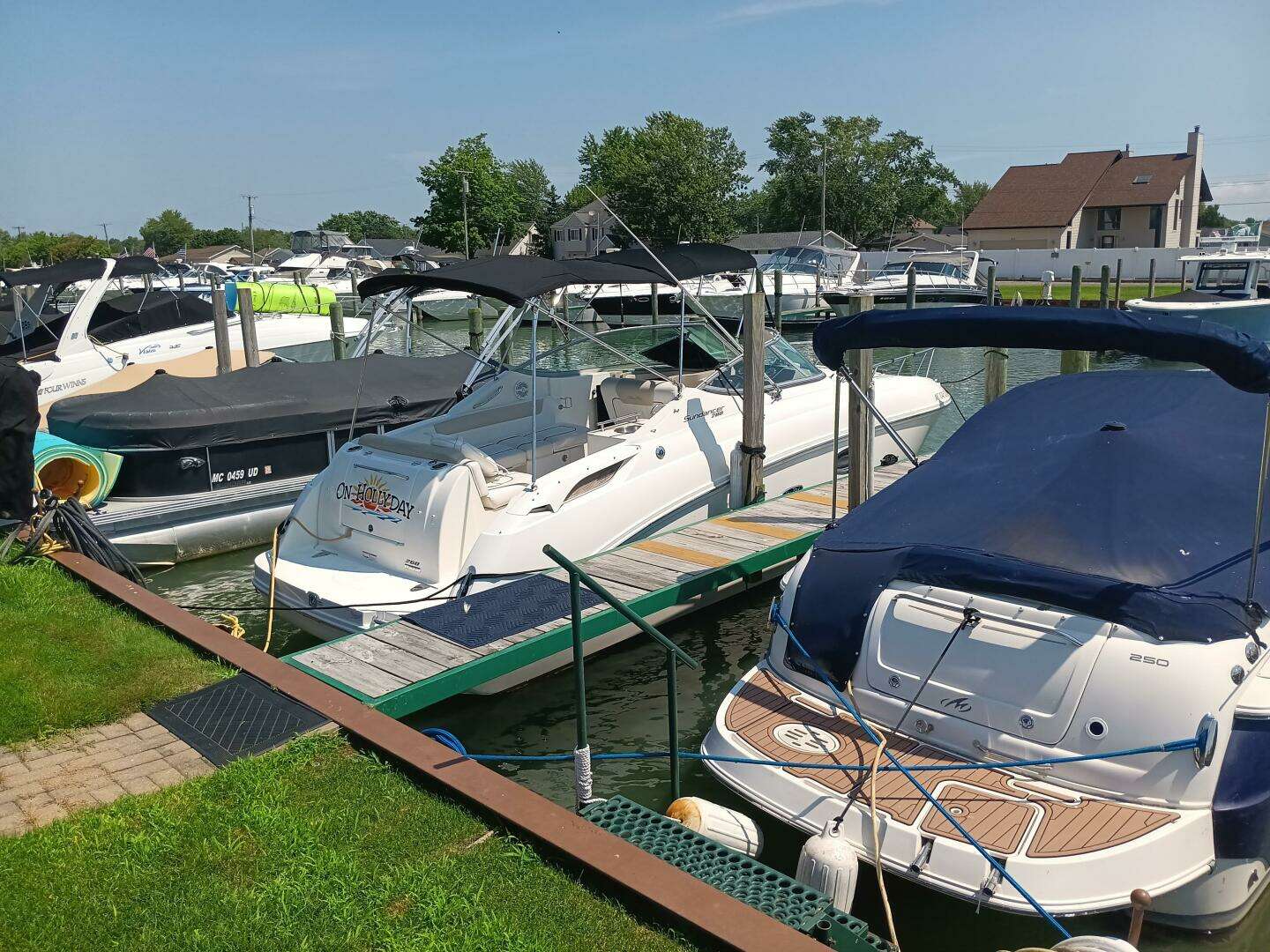 2010 Sea Ray 260 Sundancer - Image 3