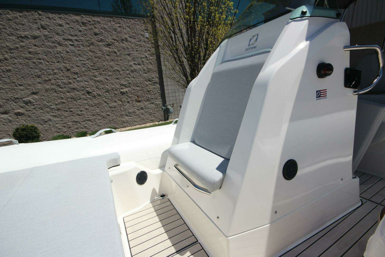 2025 Zodiac Medline 6.8 NEO - Image 25