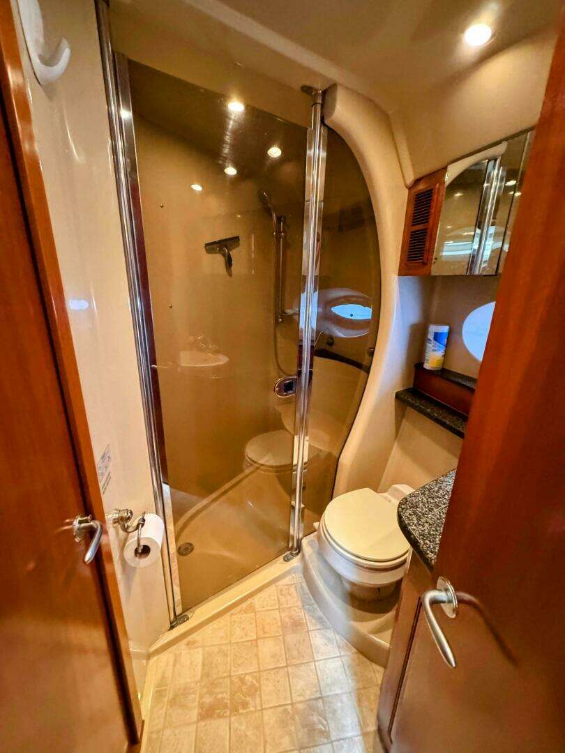 2005 Cruisers Yachts 540 Express - Image 50