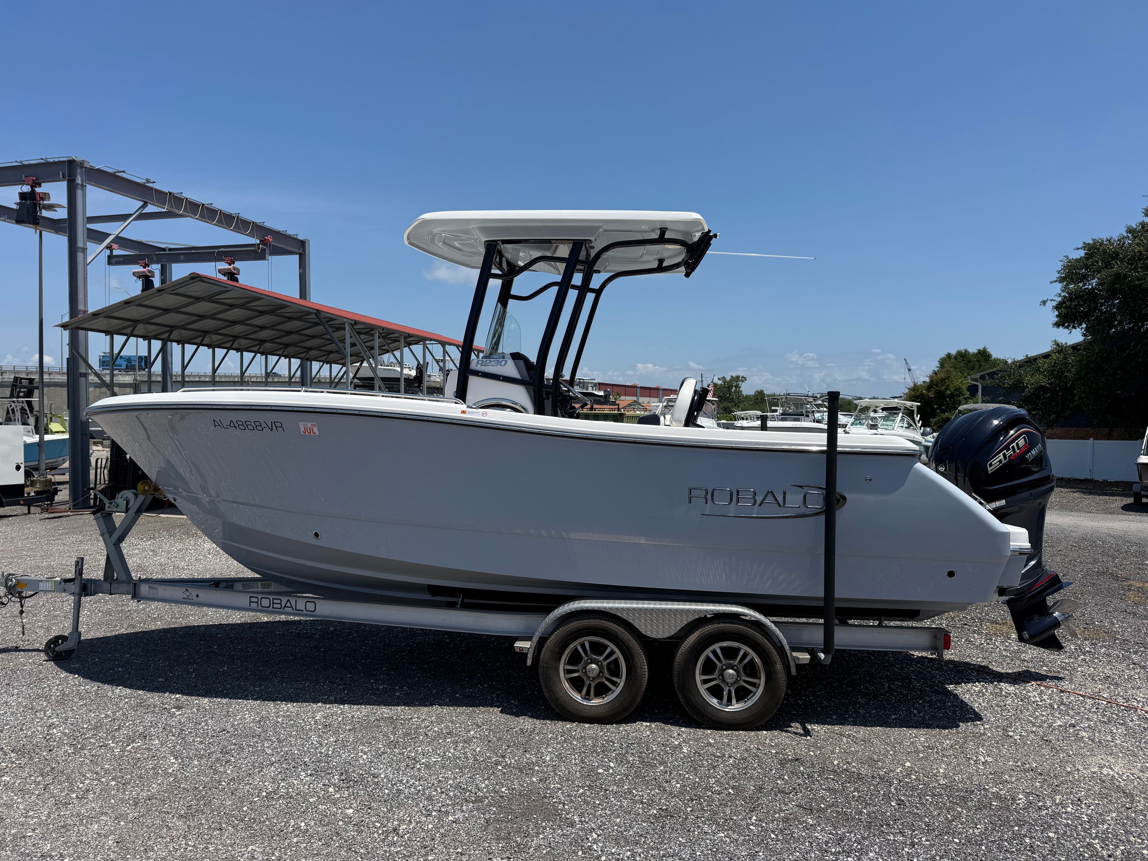 2022 ROBALO 230 CC - Image 1