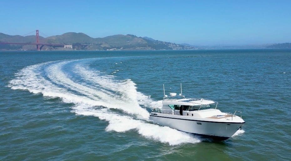 2013 Delta Powerboats 40 Walk Around - 8