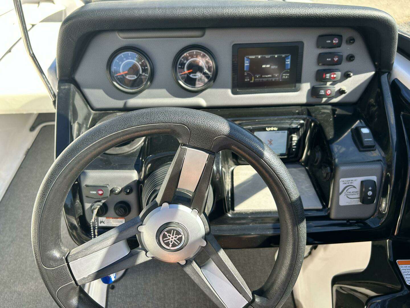 2019 Yamaha Boats AR210 - Image 6